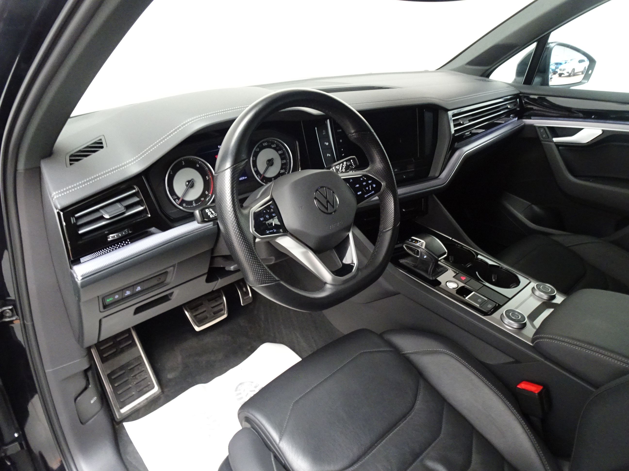 Volkswagen Touareg, R-Line 3.0 TDI Tiptronic - fotka 5