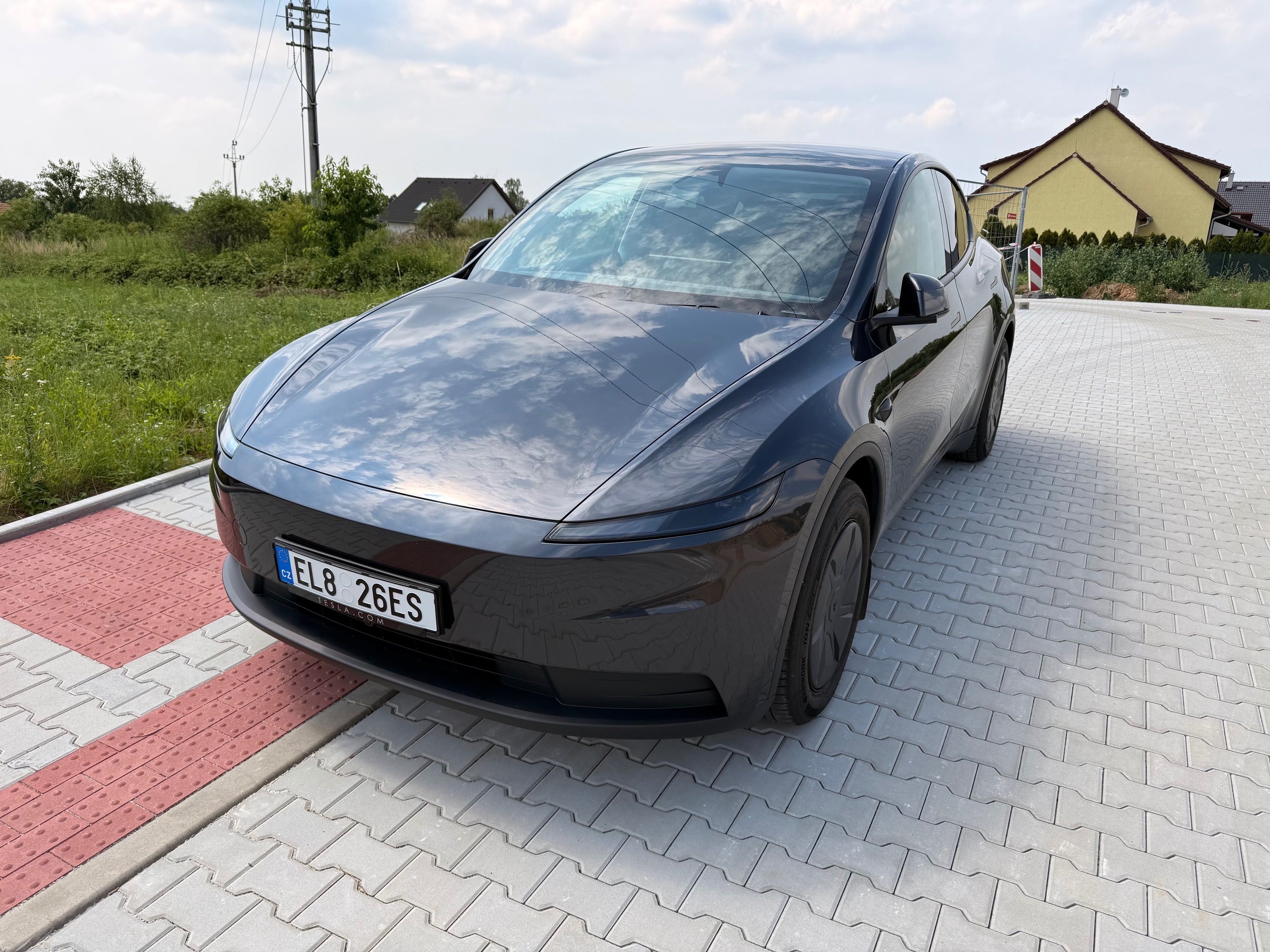 Tesla Model Y, Standard 220kw LFP - fotka 3