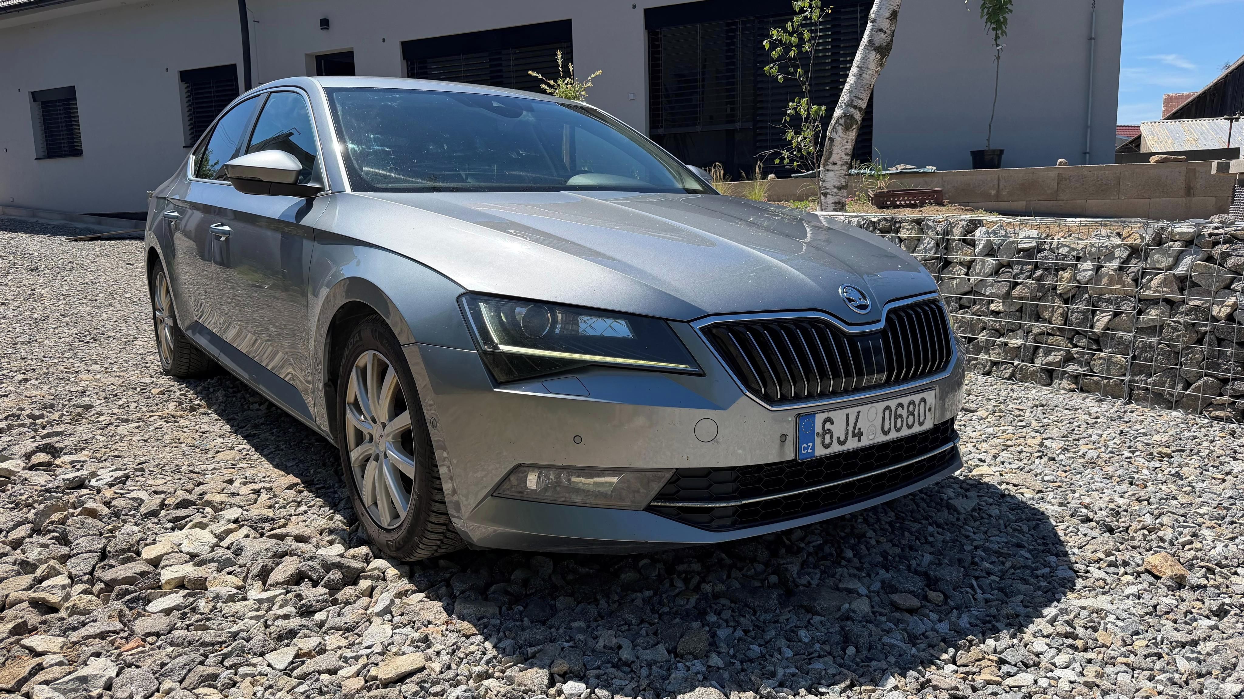 Škoda Superb, Při rychlém jednání SLEVA! - fotka 2