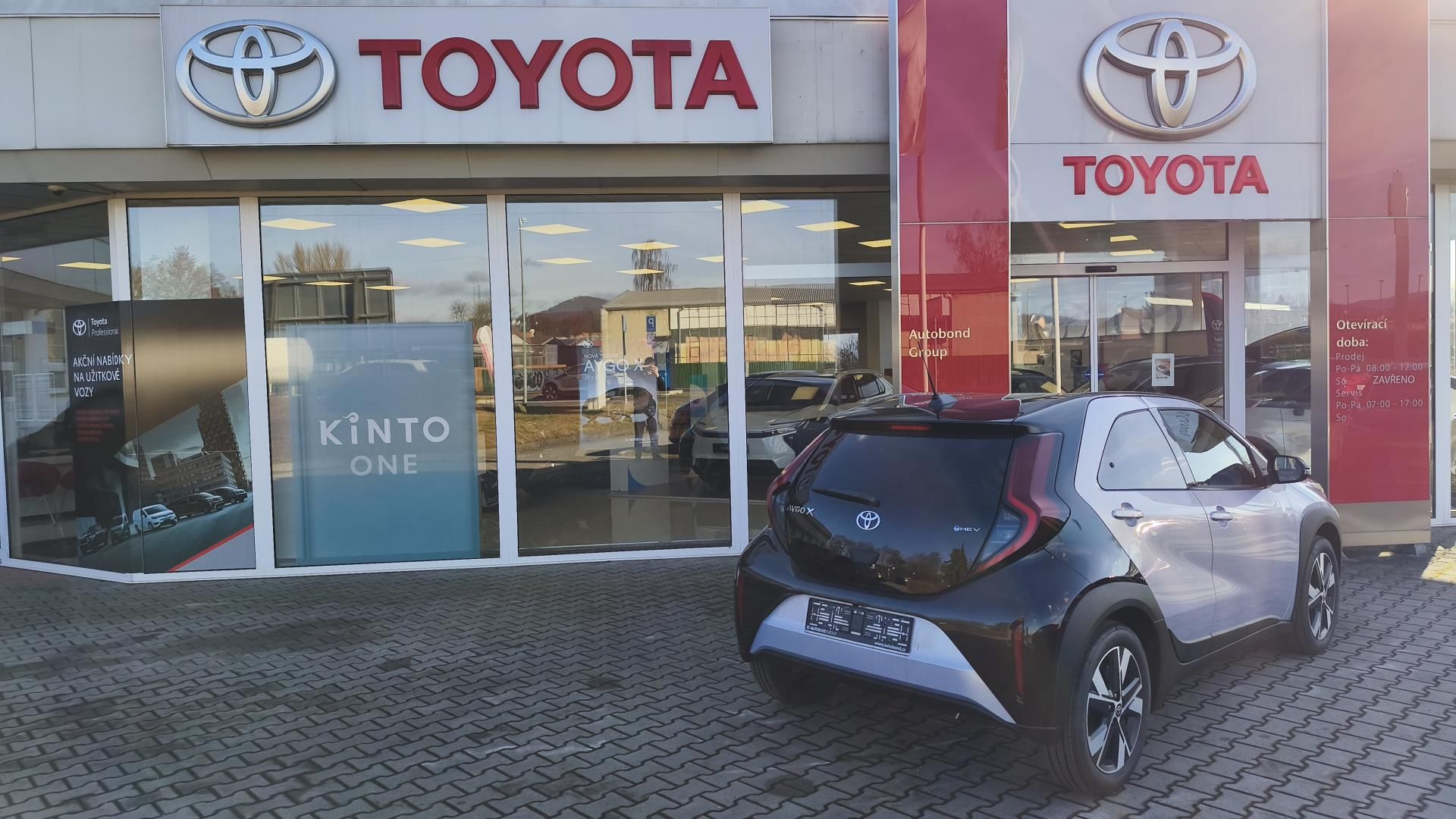 Toyota Aygo, 1.5 HEV STYLE - fotka 4