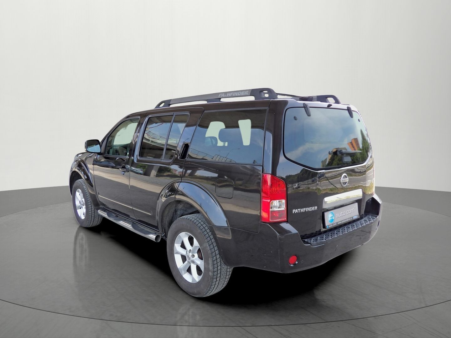 Nissan Pathfinder, 2.5dCi 126kW Manuál Style - fotka 3