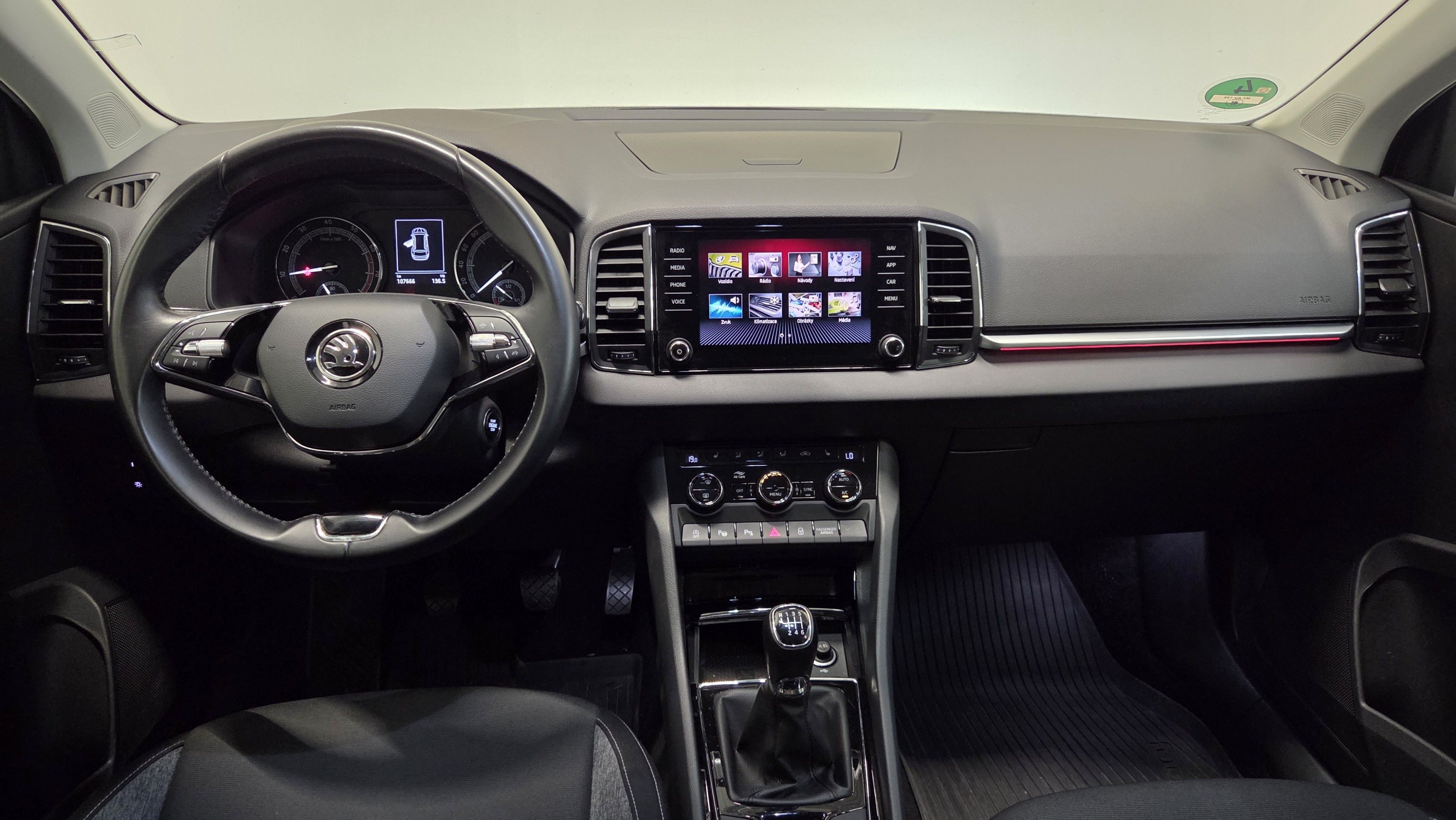 Škoda Karoq, 1.0 TSI 81 kW Drive 125 - fotka 6