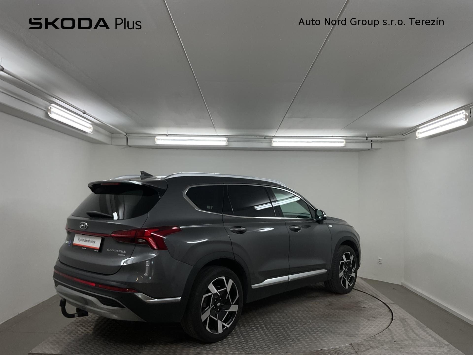Hyundai Santa Fe, 2.2 CRDi Luxury 4x4 DCT - fotka 2