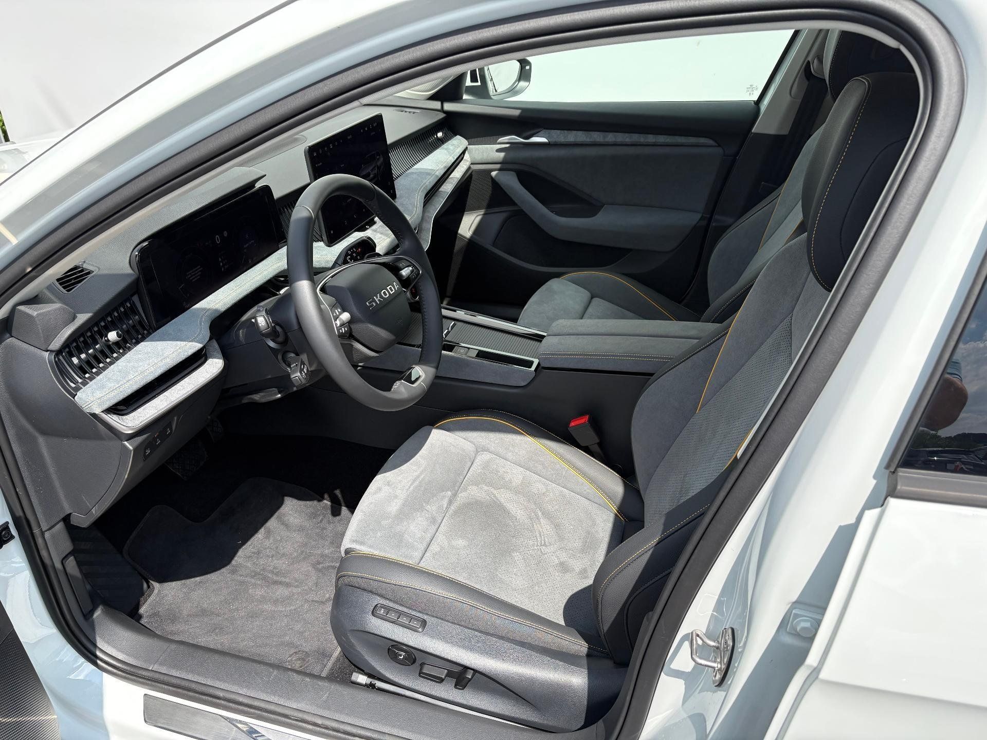 Škoda Superb, Superb 2.0 TDI 142kW 4x4 - fotka 6
