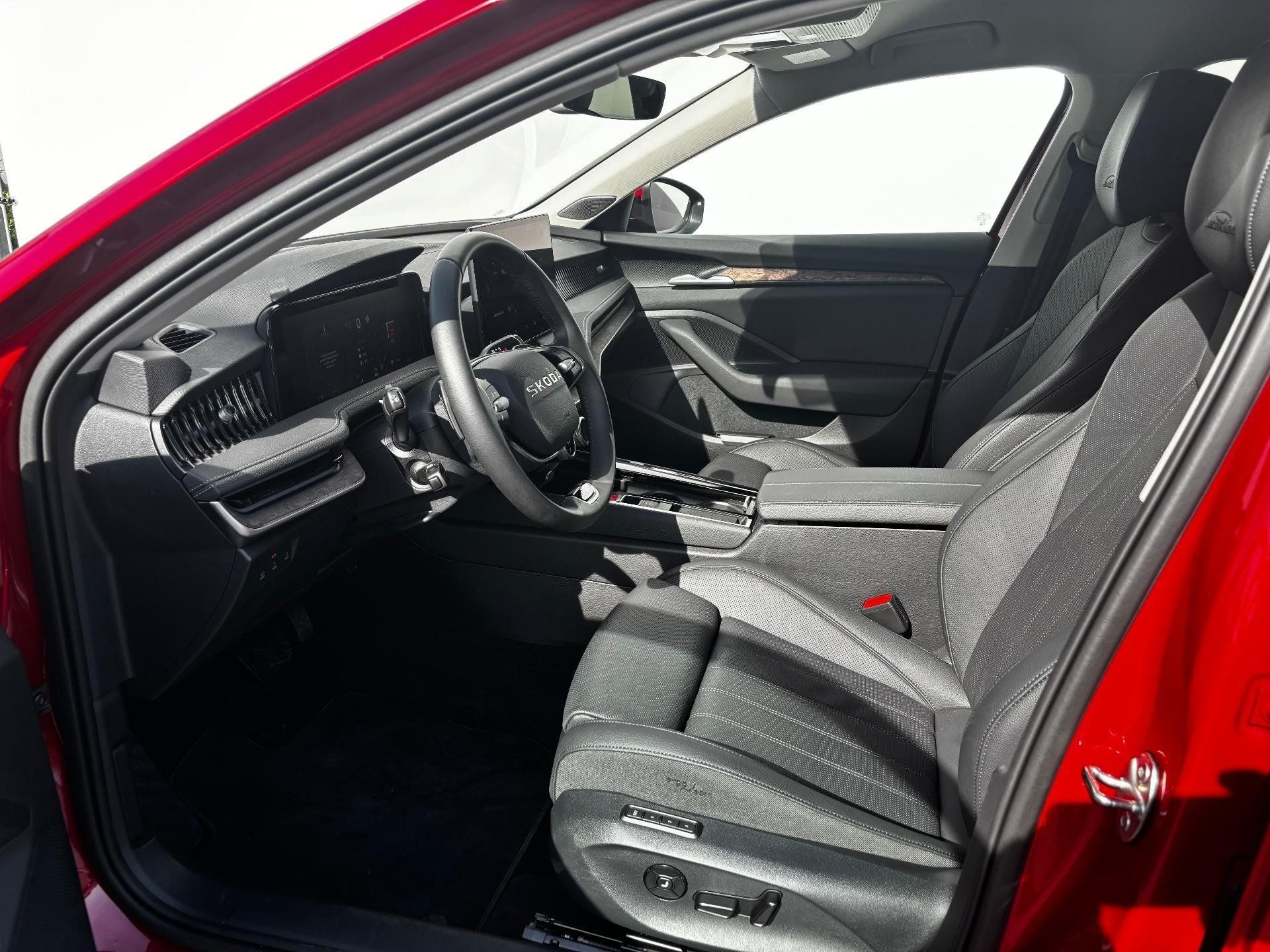 Škoda Superb, Superb Laurin & Klement 1.5 - fotka 6