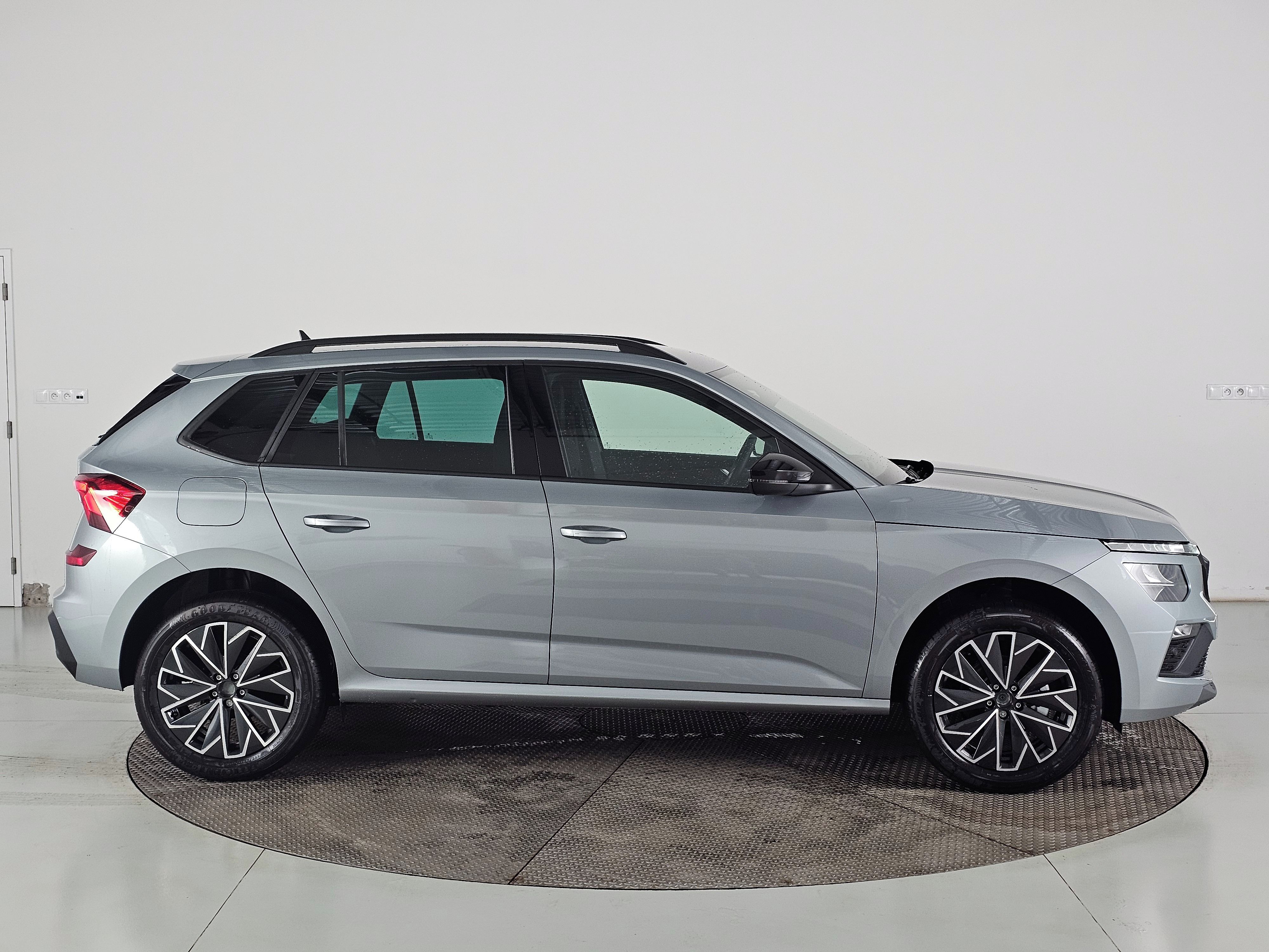 Škoda Kamiq, Dynamic 1.0TSI 85kW 7DSG - fotka 4