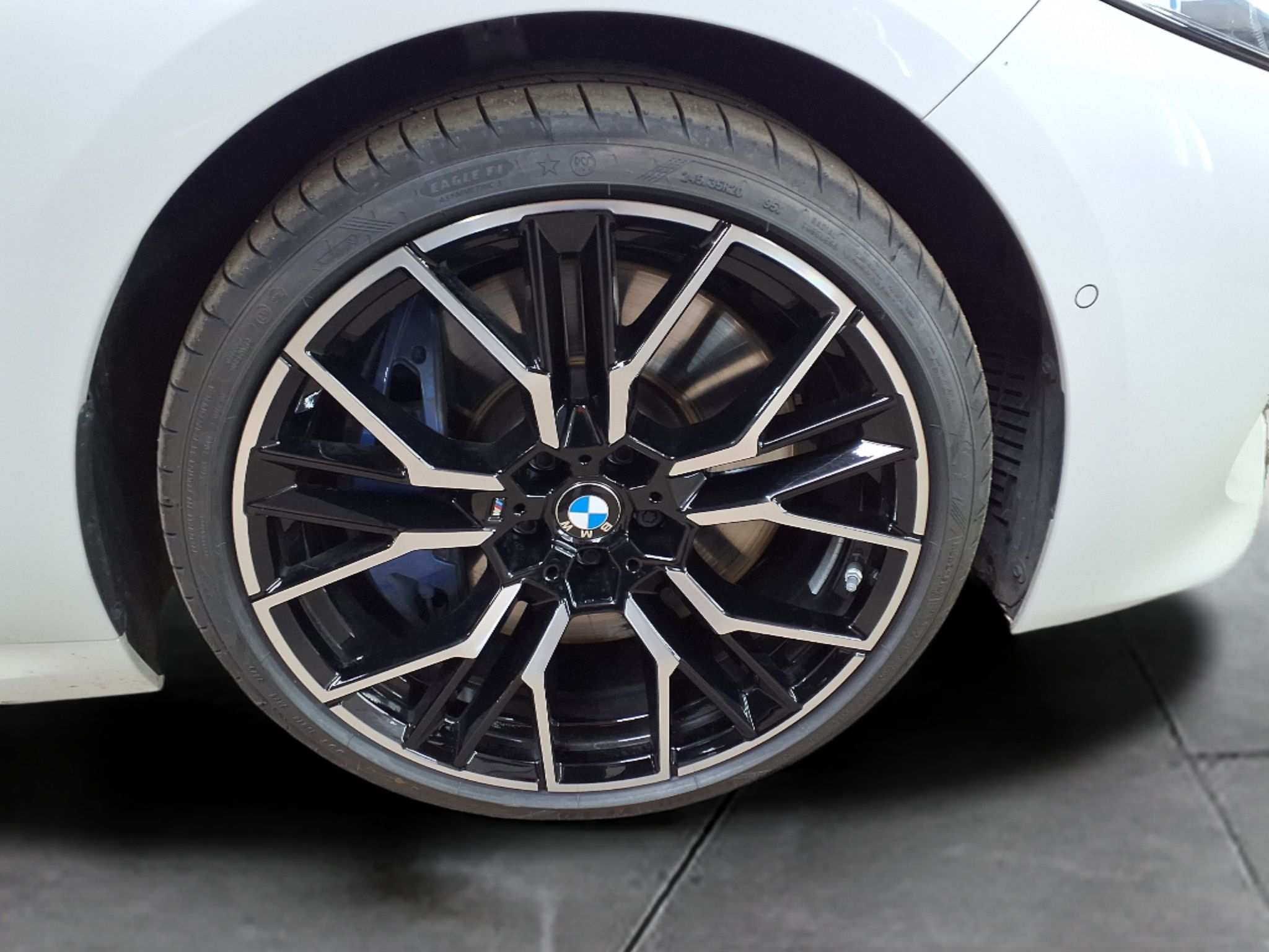 BMW Řada 8, M850i xDrive Coupé 10/2025 TOP - fotka 5