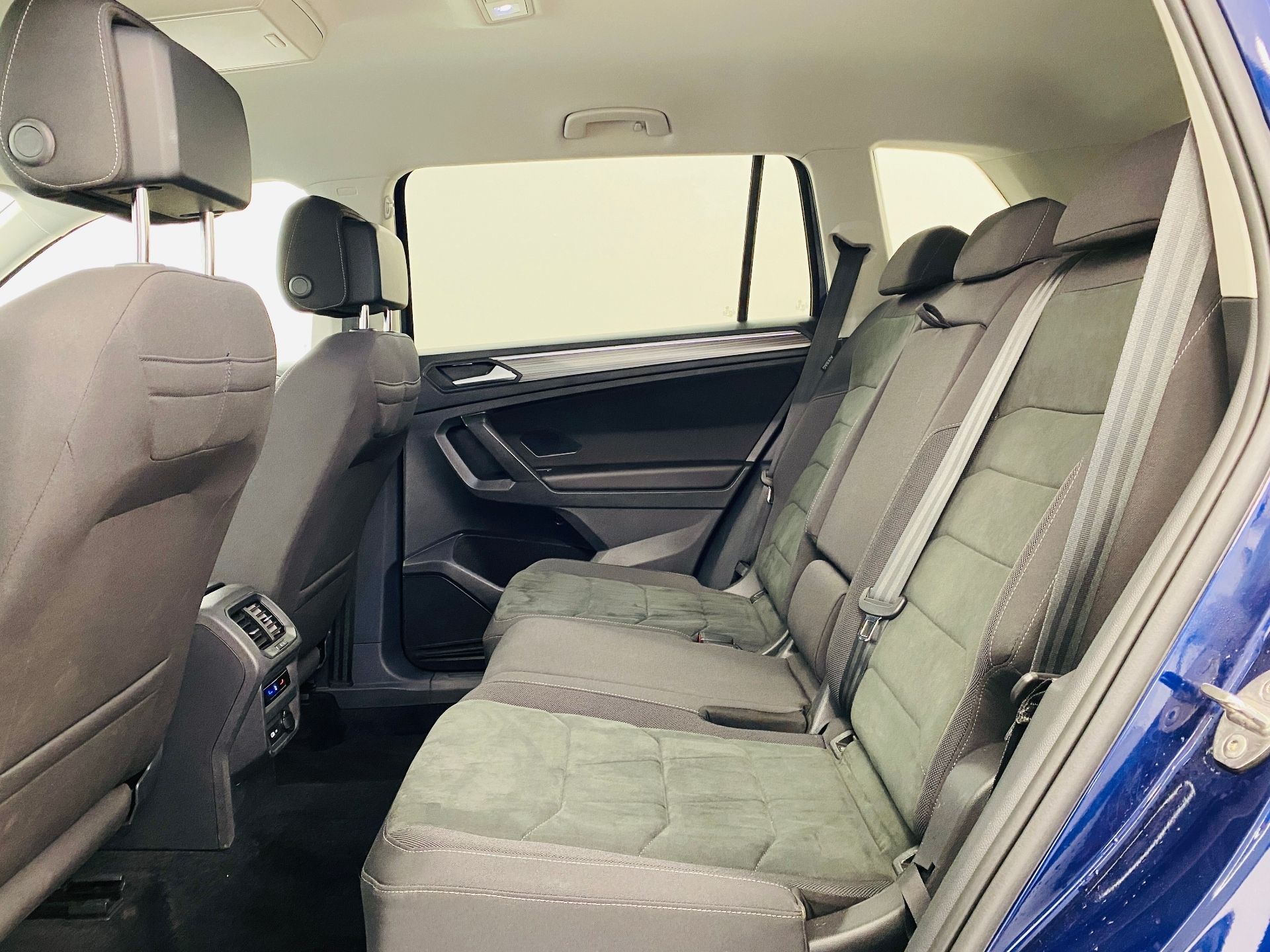 Volkswagen Tiguan Allspace, 2.0 TSI DSG 140kW 4x4 Elegance - fotka 6