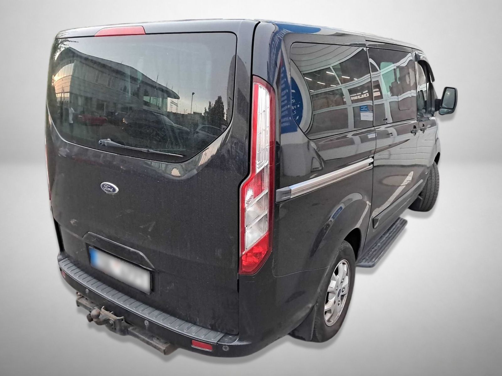 Ford Tourneo Custom, 2.2 TDCi, Titanium, Klima, ČR - fotka 2