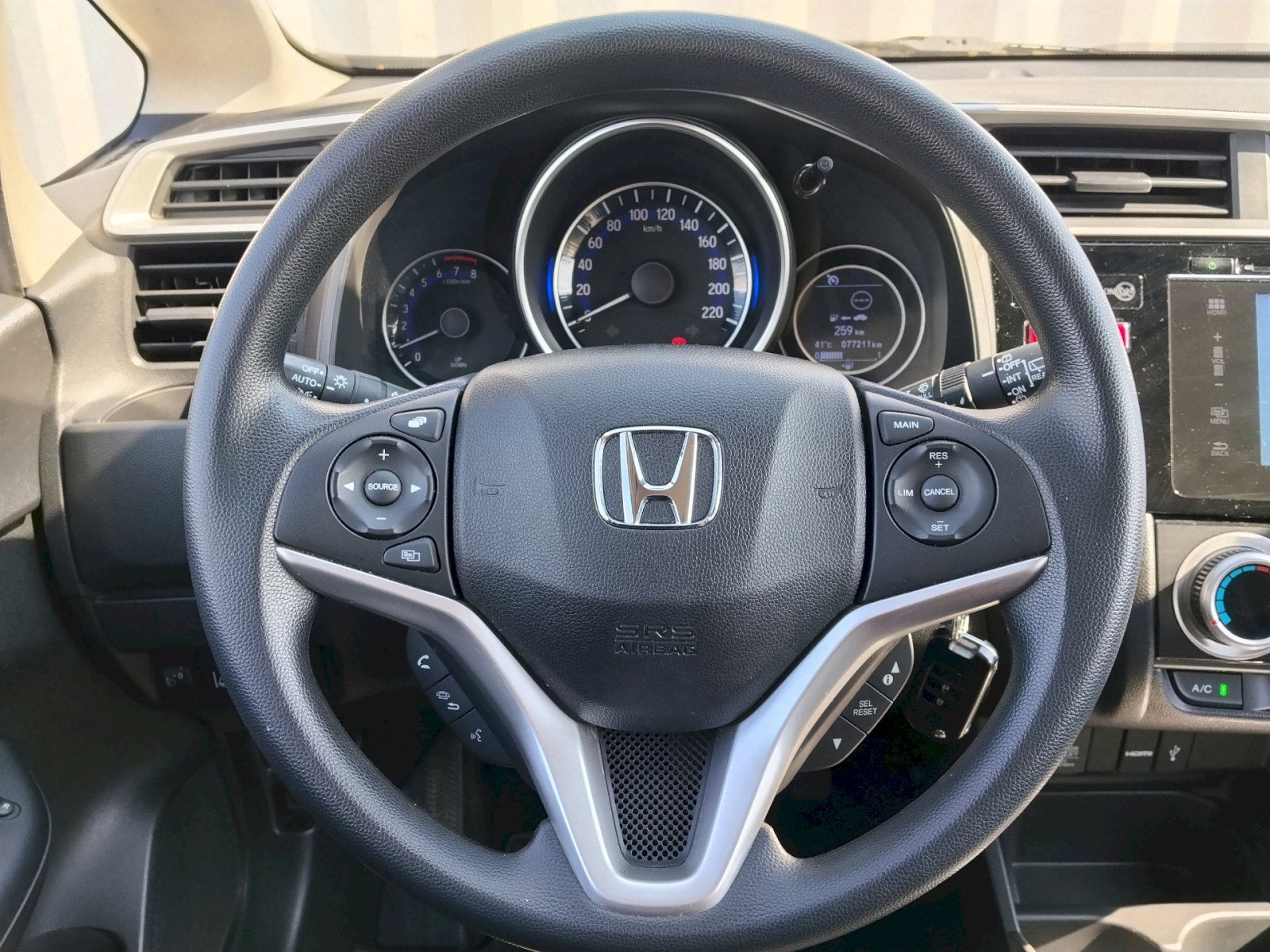 Honda Jazz, 1.3i-VTEC 75kw - fotka 6