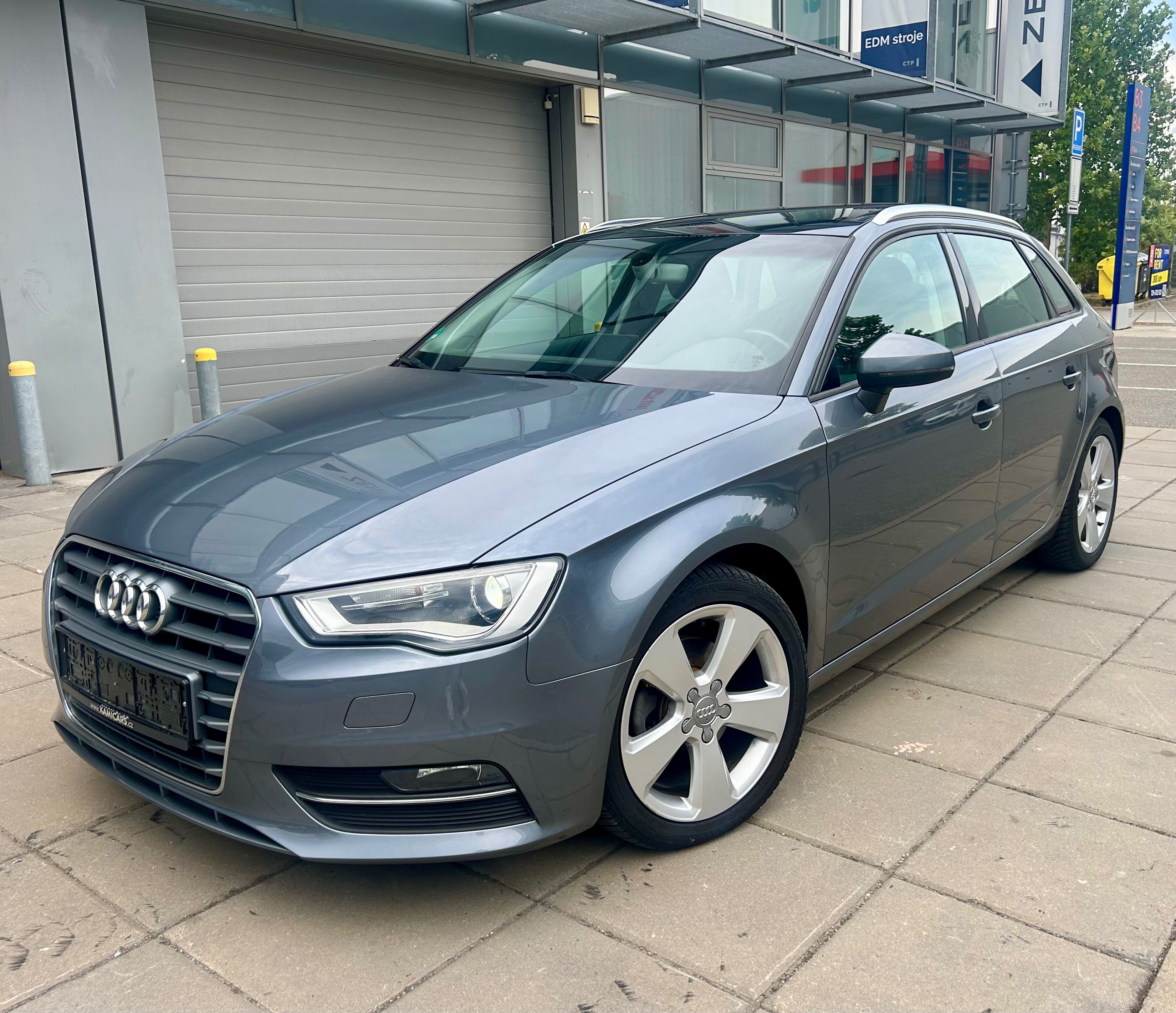 Audi A3, 1.4TFSI XENON-NAVI-PANORAMA - fotka 2