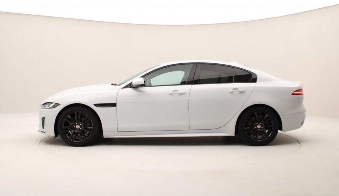 Jaguar XE, 2.0D RWD - fotka 5