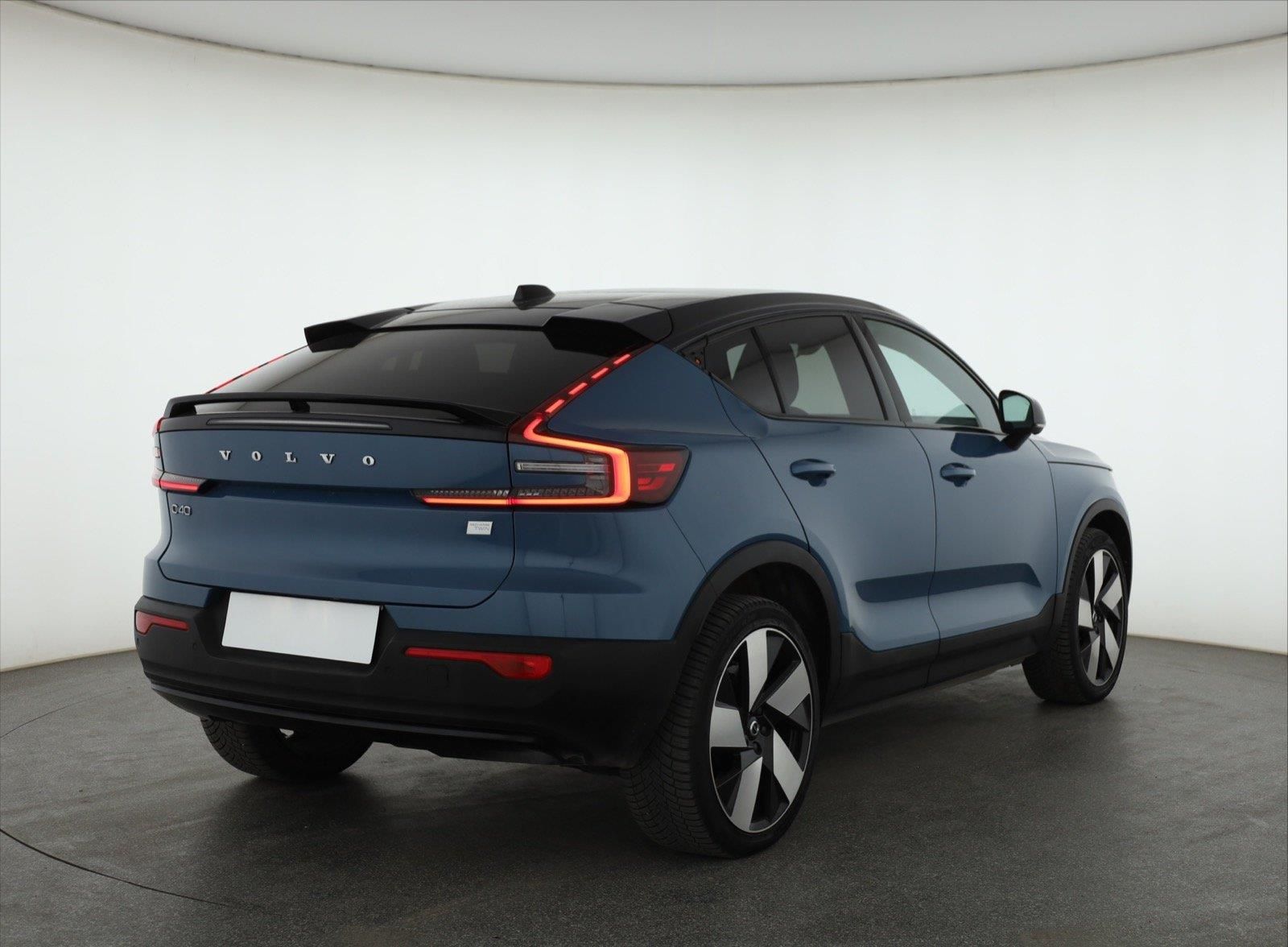 Volvo C40, Twin Motor, SoH 91%, 4X4 - fotka 5