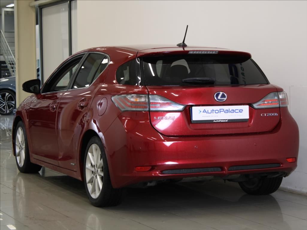 Lexus CT 200h, 1,8 Hybrid 100kW 2.majitel.ČR - fotka 3