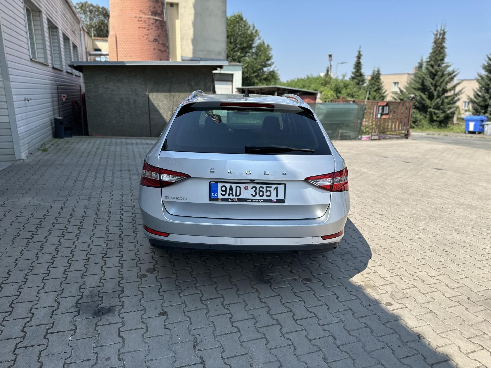 Škoda Superb, 2.0TDi-110KW-DSG-DPH-STYLE-NAV - fotka 4