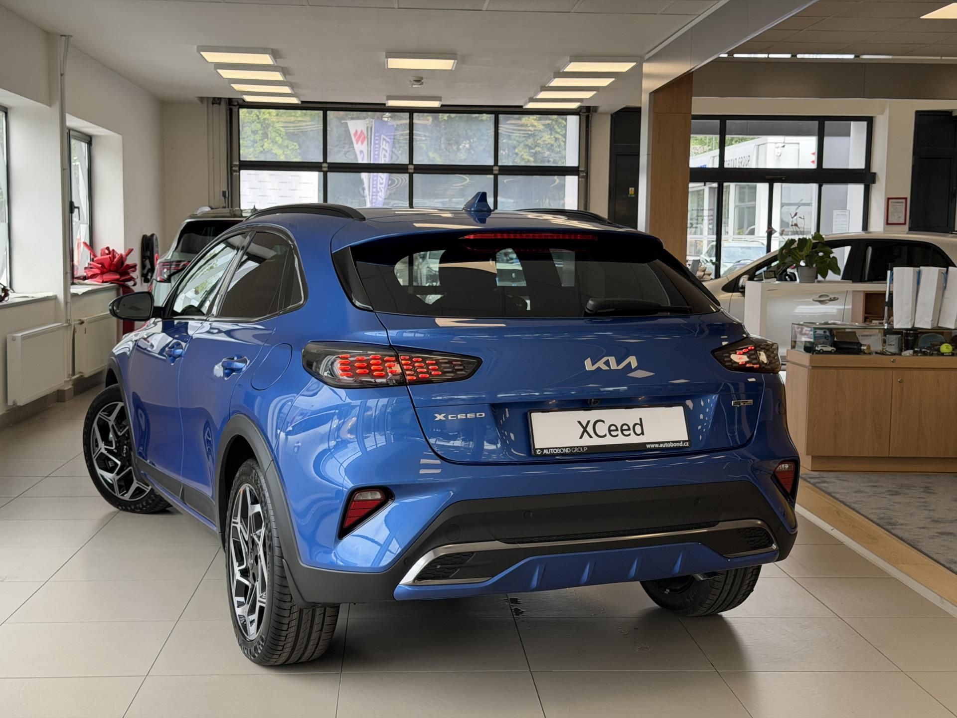 Kia XCee´d, 1,6 T-GDi GPF 7DCT GT-LINE 132 - fotka 4