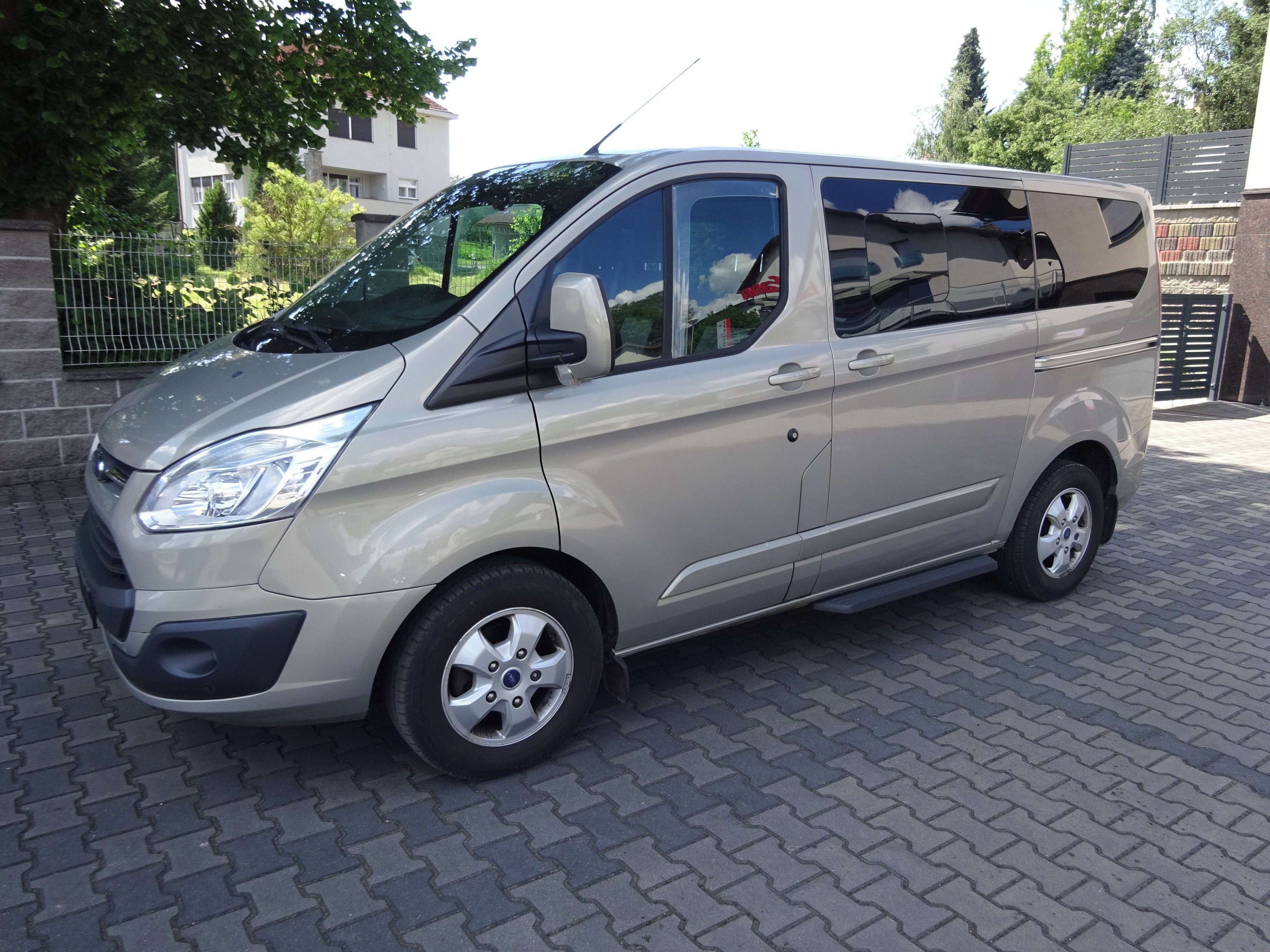 Ford Tourneo Custom, 2.0TDCi 96kW.Sv.kni.2x z.dveře