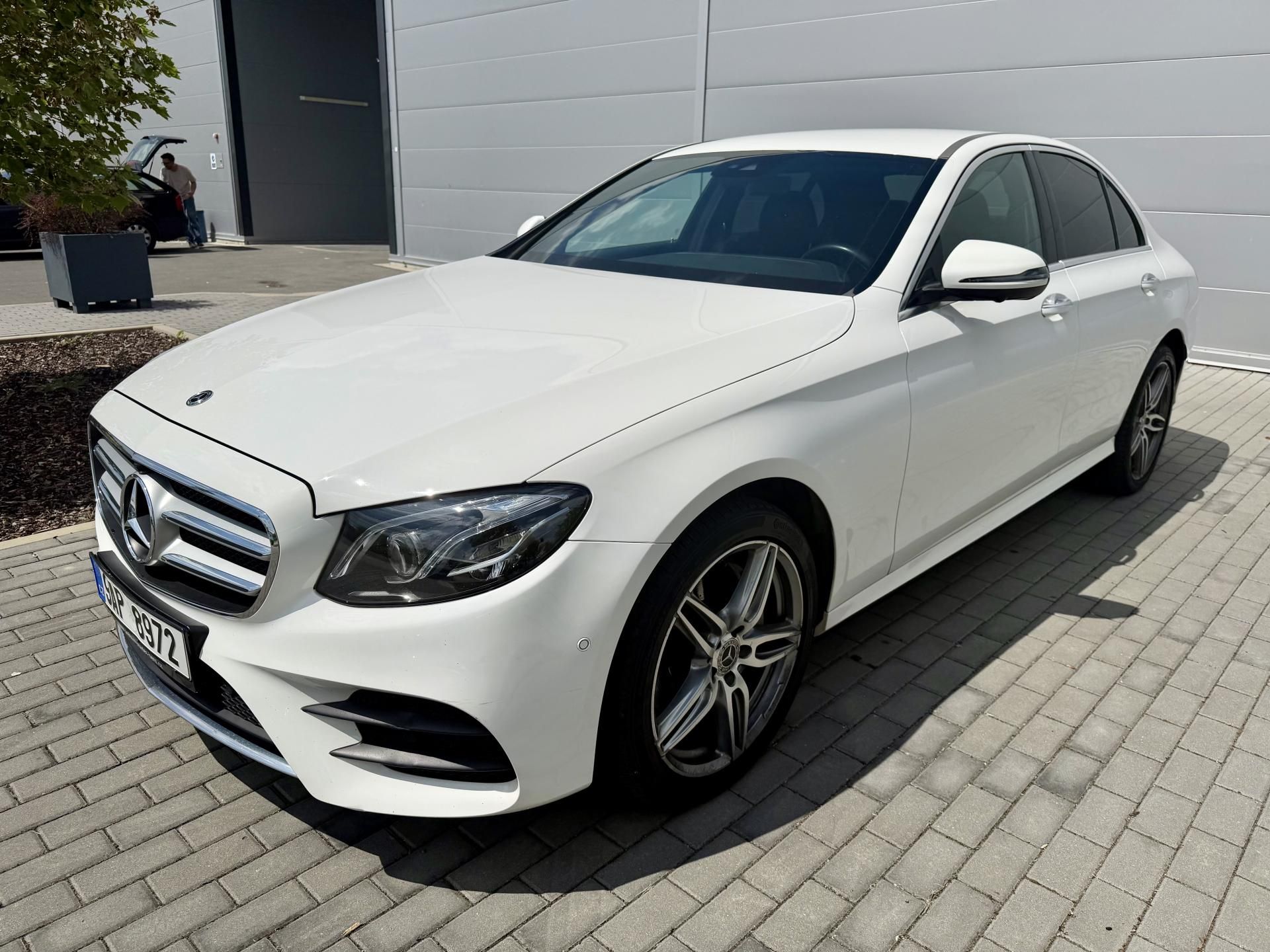Mercedes-Benz Třídy E, 220D 4Matic W213 AMG KOUP ČR - fotka 3