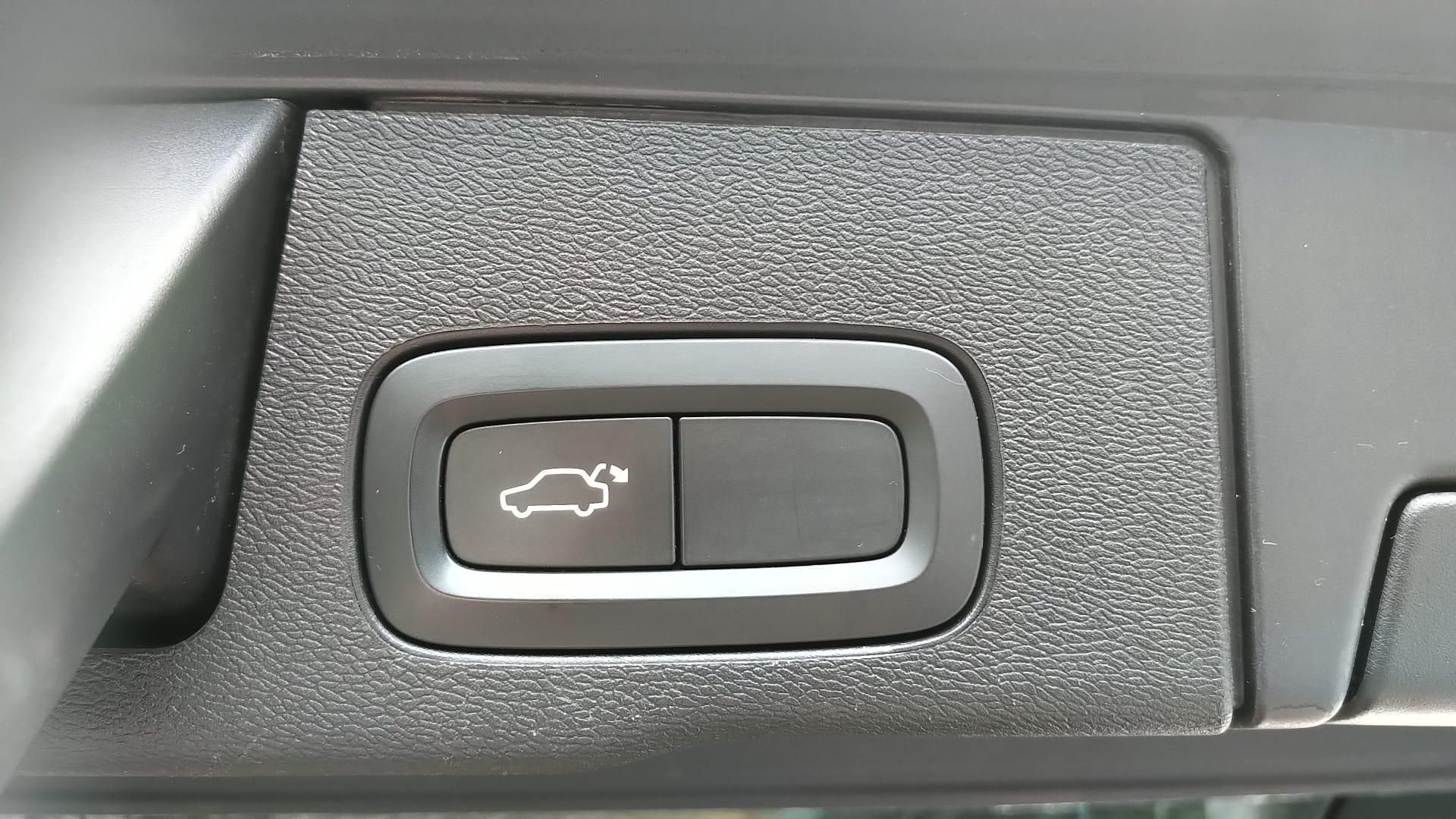 Volvo XC60, 2,0 d - fotka 4