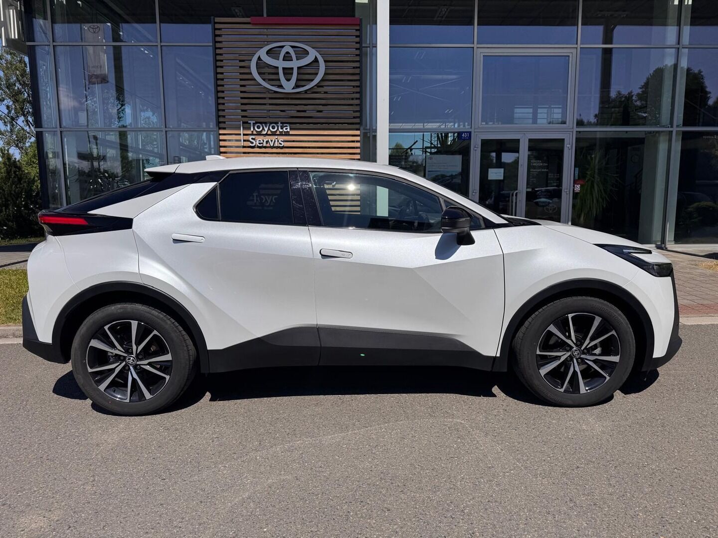 Toyota C-HR, 1.8 Style - fotka 2