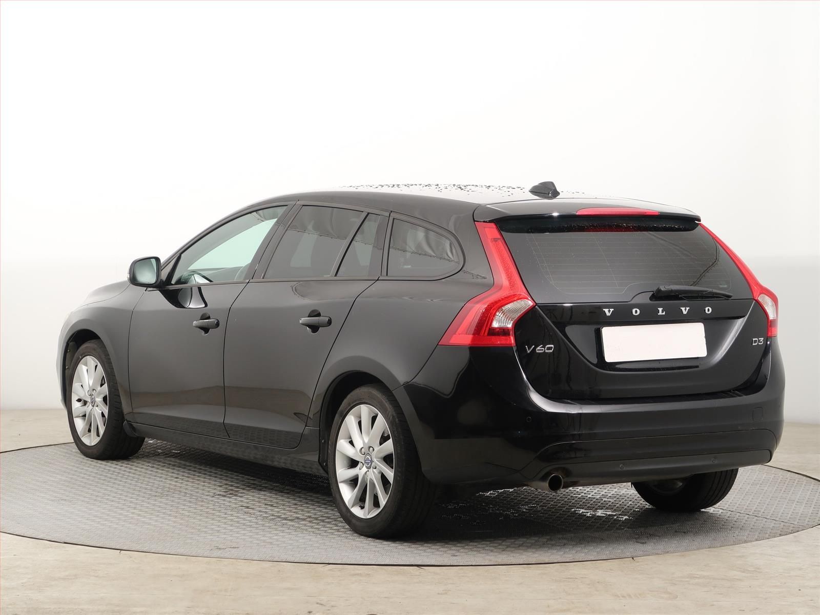 Volvo V60, D3 2.0, Automat - fotka 4