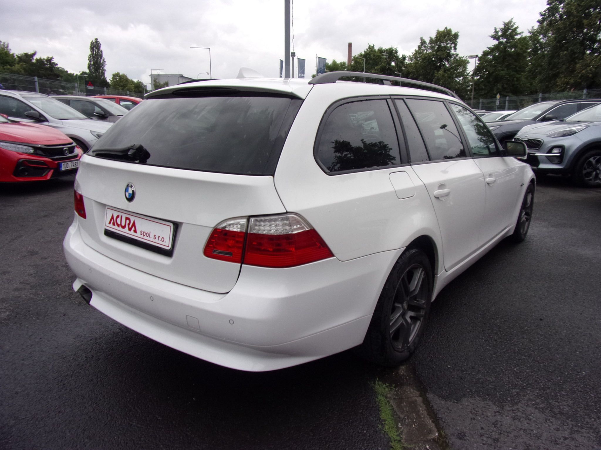 BMW Řada 5, 3,0 525d  xDrive Touring - fotka 3