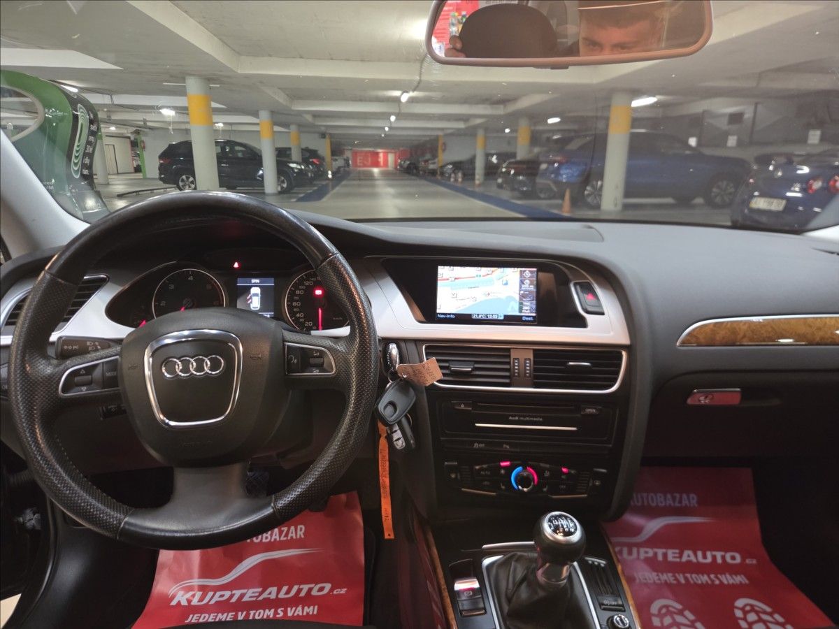 Audi A4, 2,0 TDi + Zimní AluKola  S-Lin - fotka 6