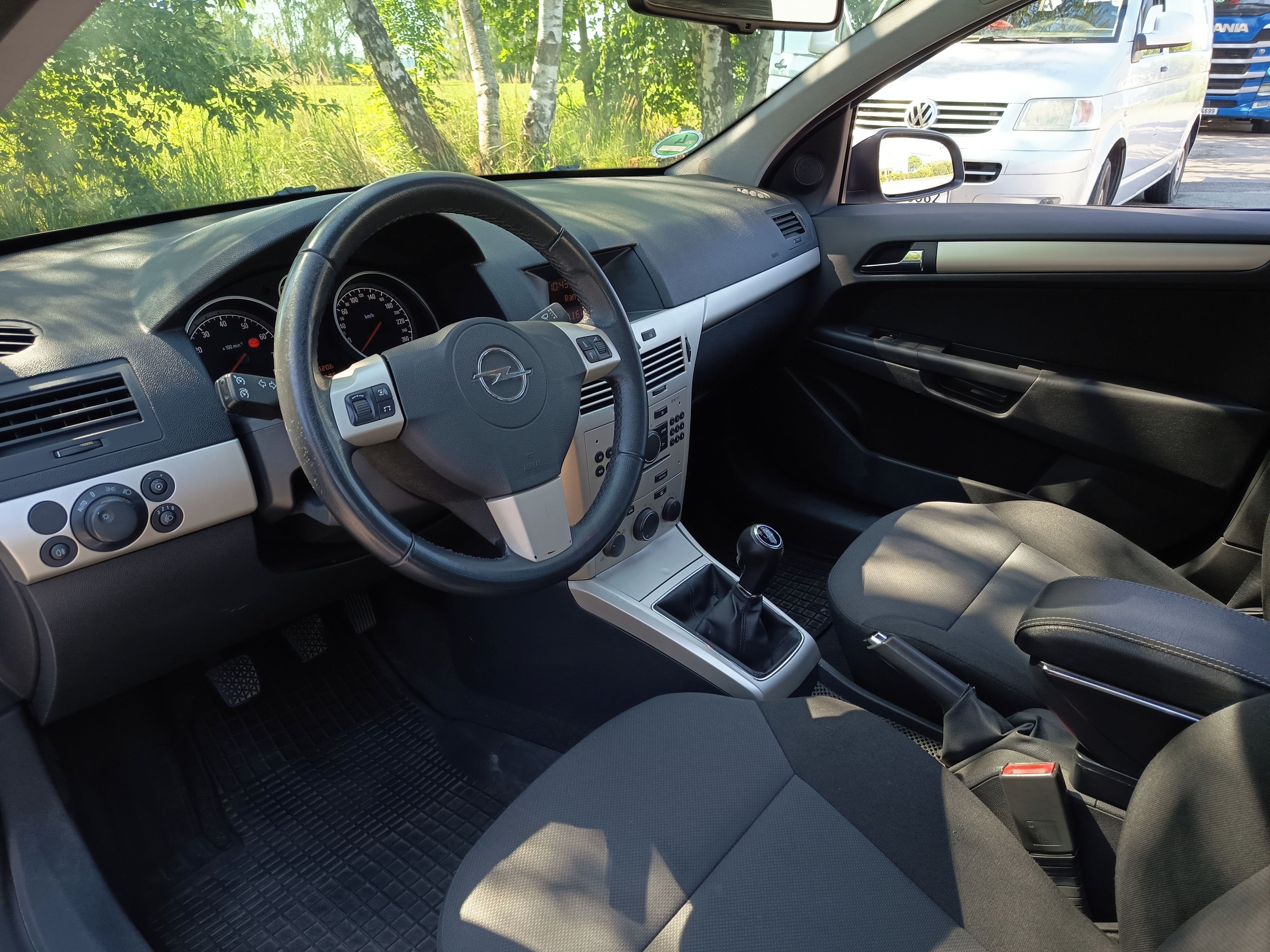 Opel Astra, Opel Astra H 1.6 85 kW - fotka 4