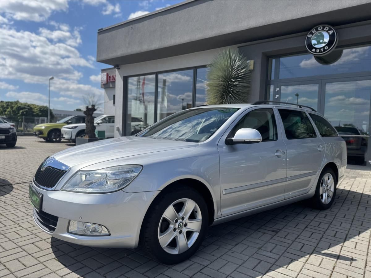 Škoda Octavia, 1,2 TSI 77kW  AMBIENTE NAVI AL - fotka 2