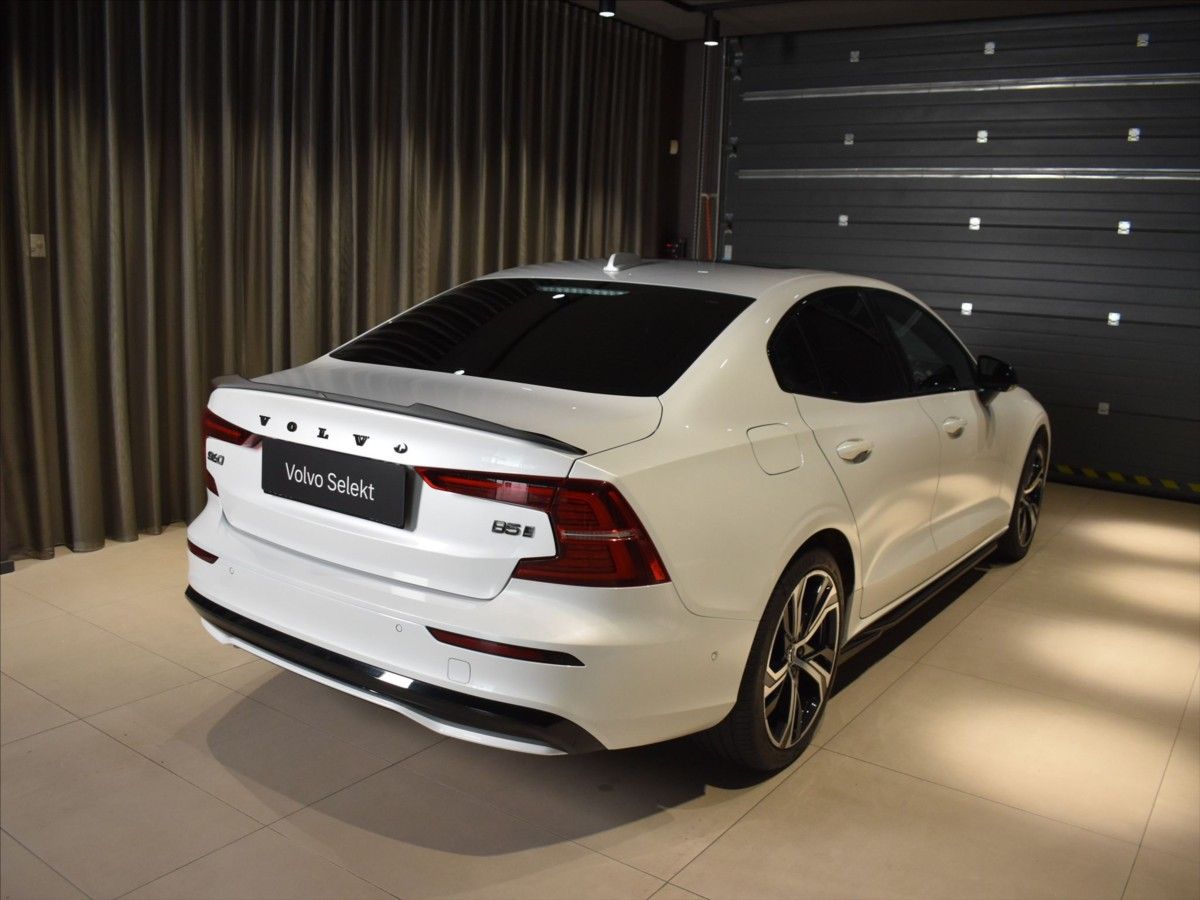 Volvo S60, 2,0 B5 AWD Ultra Pano,Headup - fotka 4