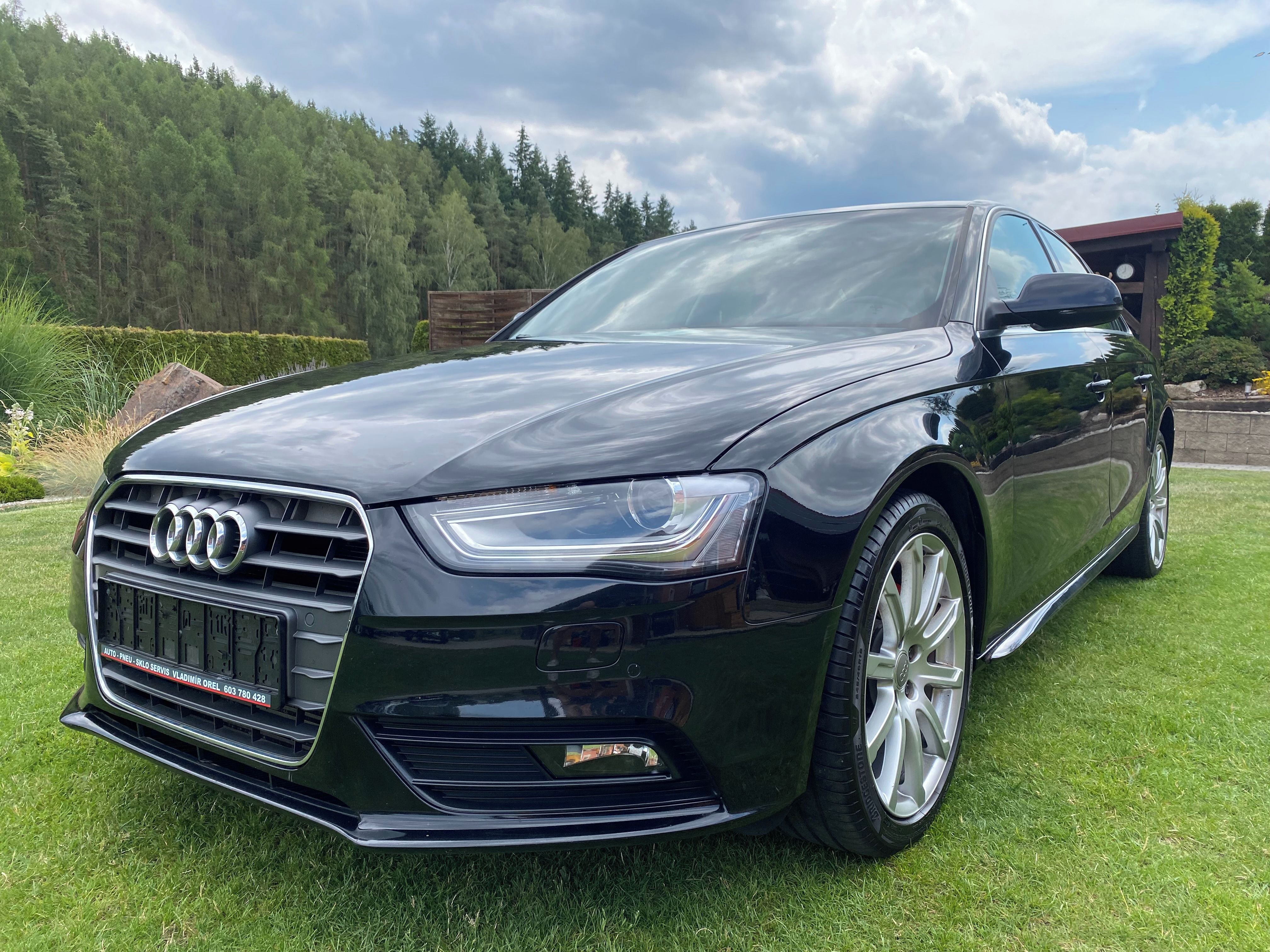 Audi A4, 2.0TDI SEDAN Facelift,Bi-Xenon - fotka 4