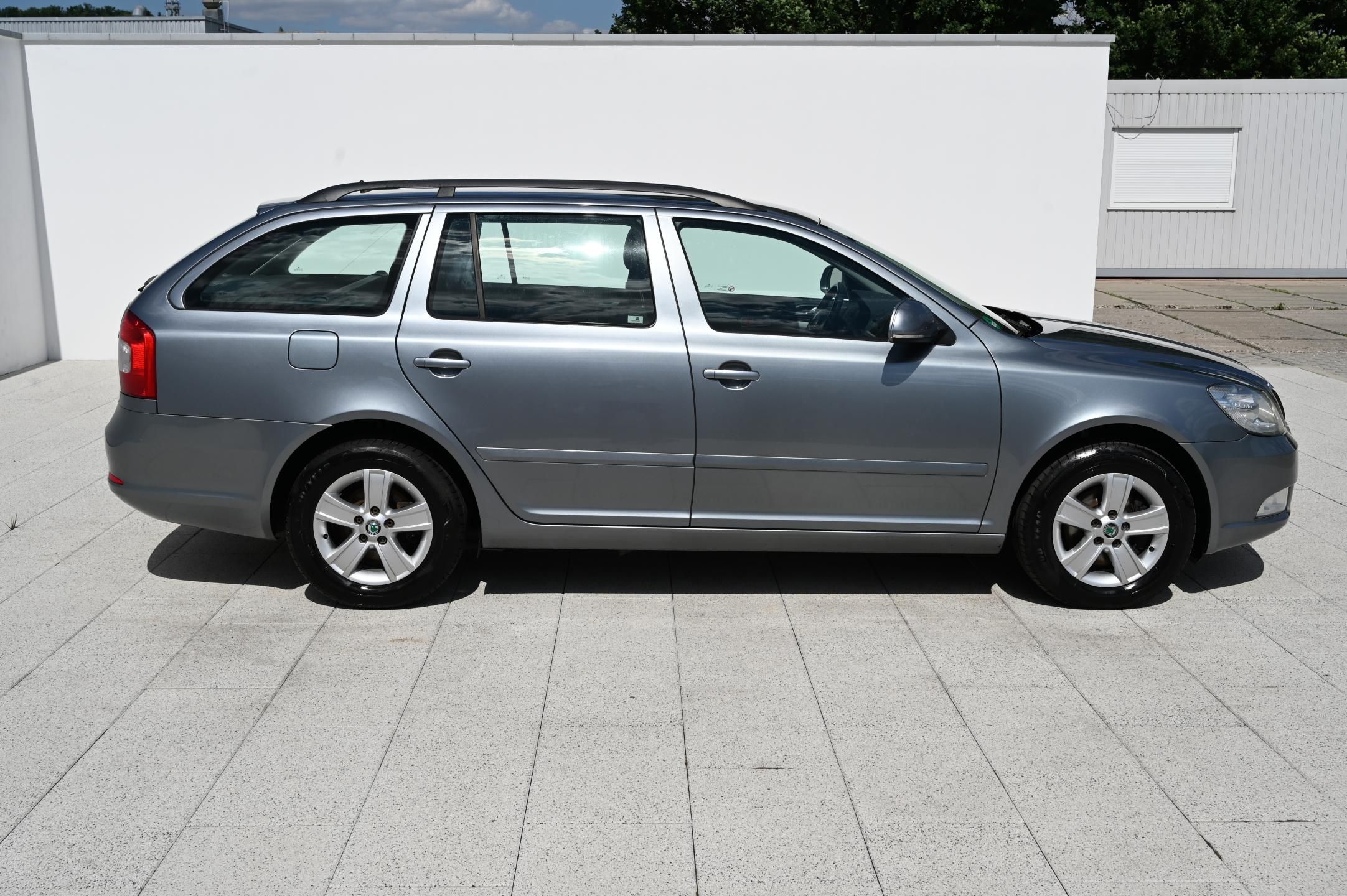 Škoda Octavia, 2.0TDI 103KW Ambition 9/2012 - fotka 4