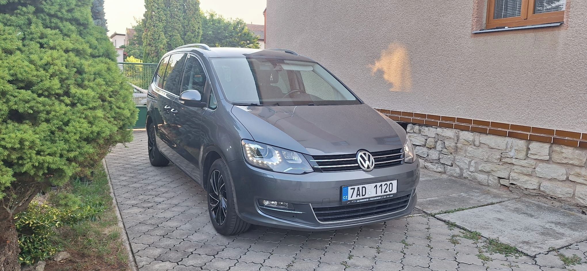 Volkswagen Sharan, 2.0 TDi, Highline, 7míst - fotka 3