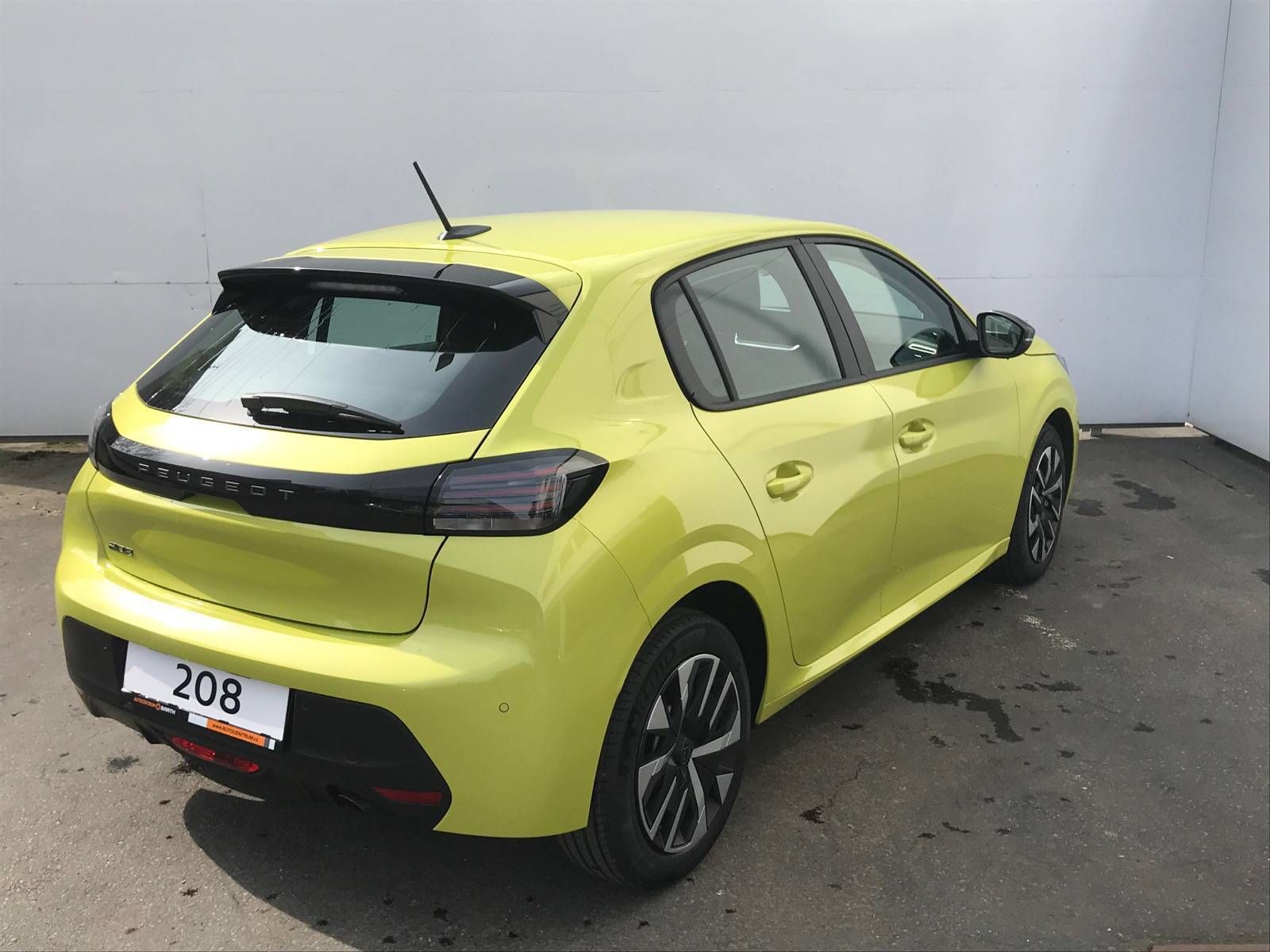 Peugeot 208, STYLE S&S MAN6 1,2 PureTech - fotka 3
