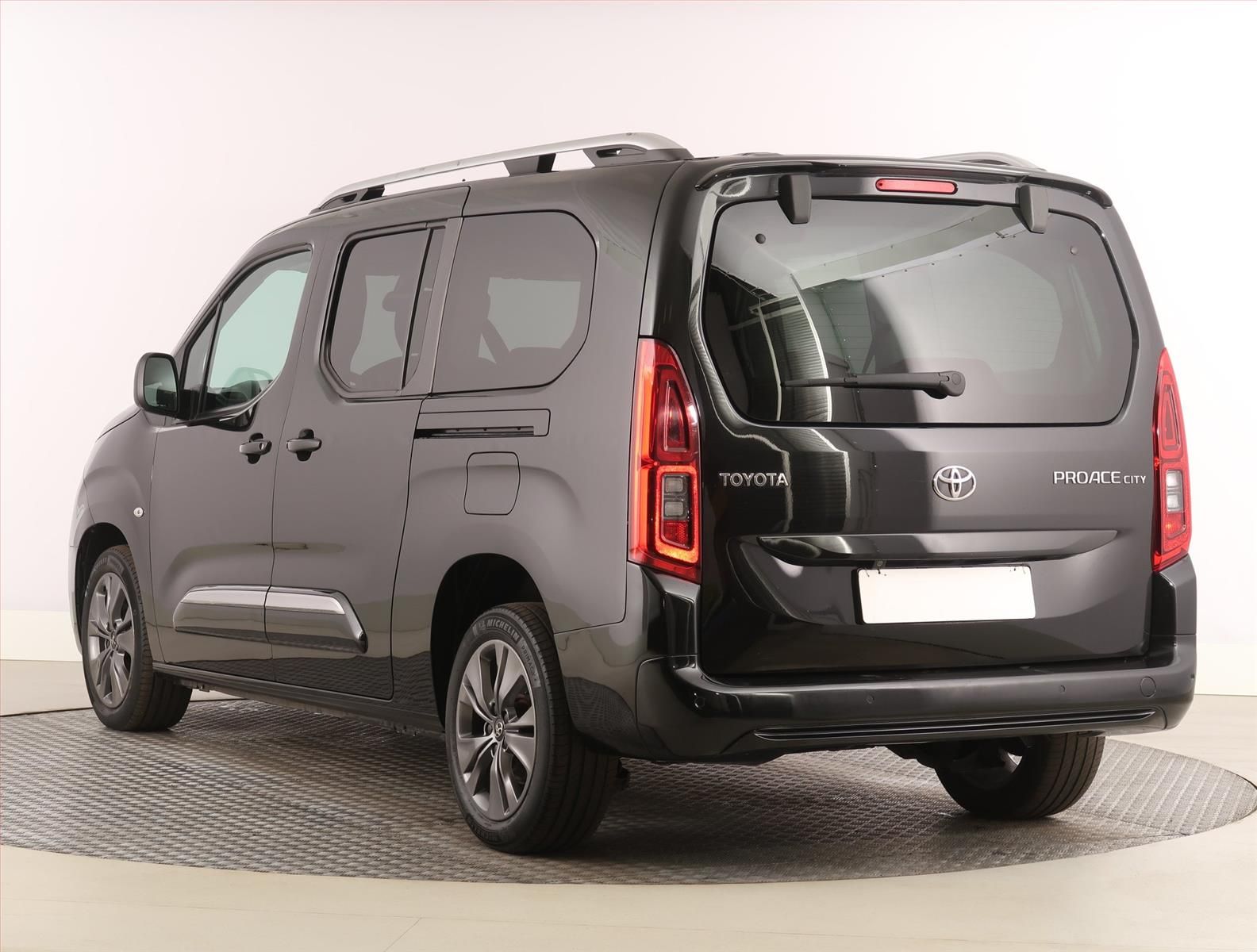 Toyota Proace City Verso, Maxi 1.2 T, Family, 7Míst - fotka 4