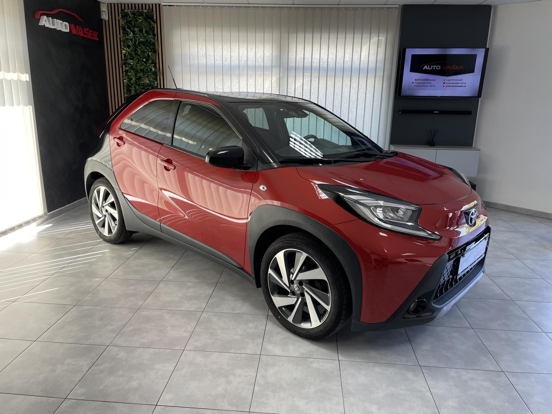 Toyota Aygo, X AUTOMAT ČR 1.MAJ LED NAVI - fotka 2
