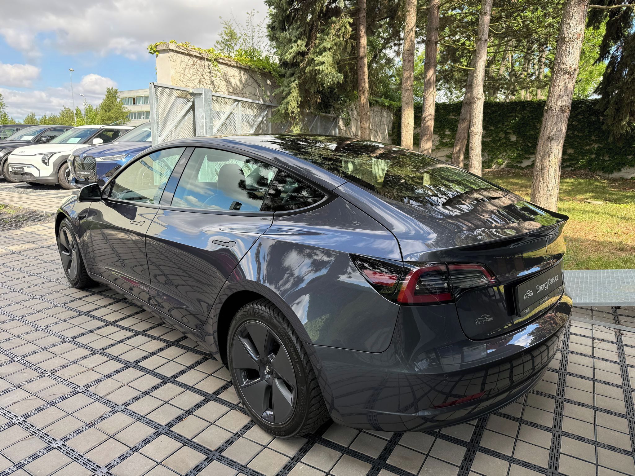 Tesla Model 3, Long Range AWD - fotka 4