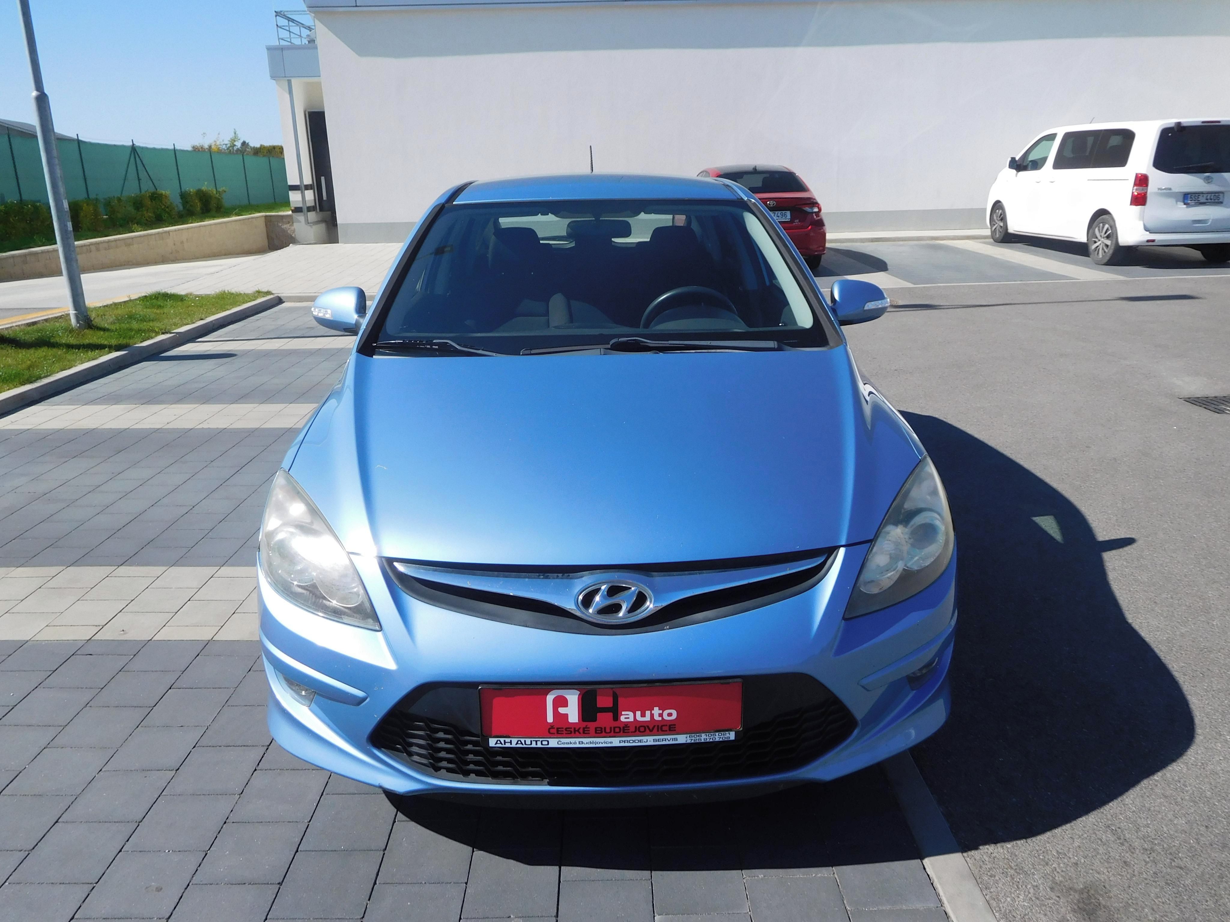 Hyundai i30, 1.4i 16V, 80 kW, Klima, ČR - fotka 6