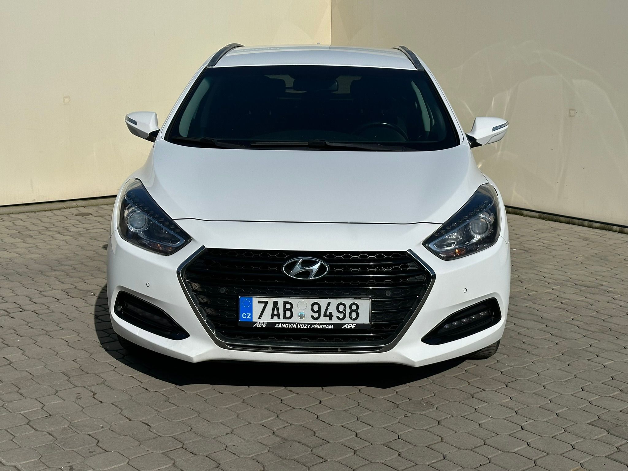 Hyundai i40, 1,7CRDi 104kw MAN ČR Nebourané - fotka 4