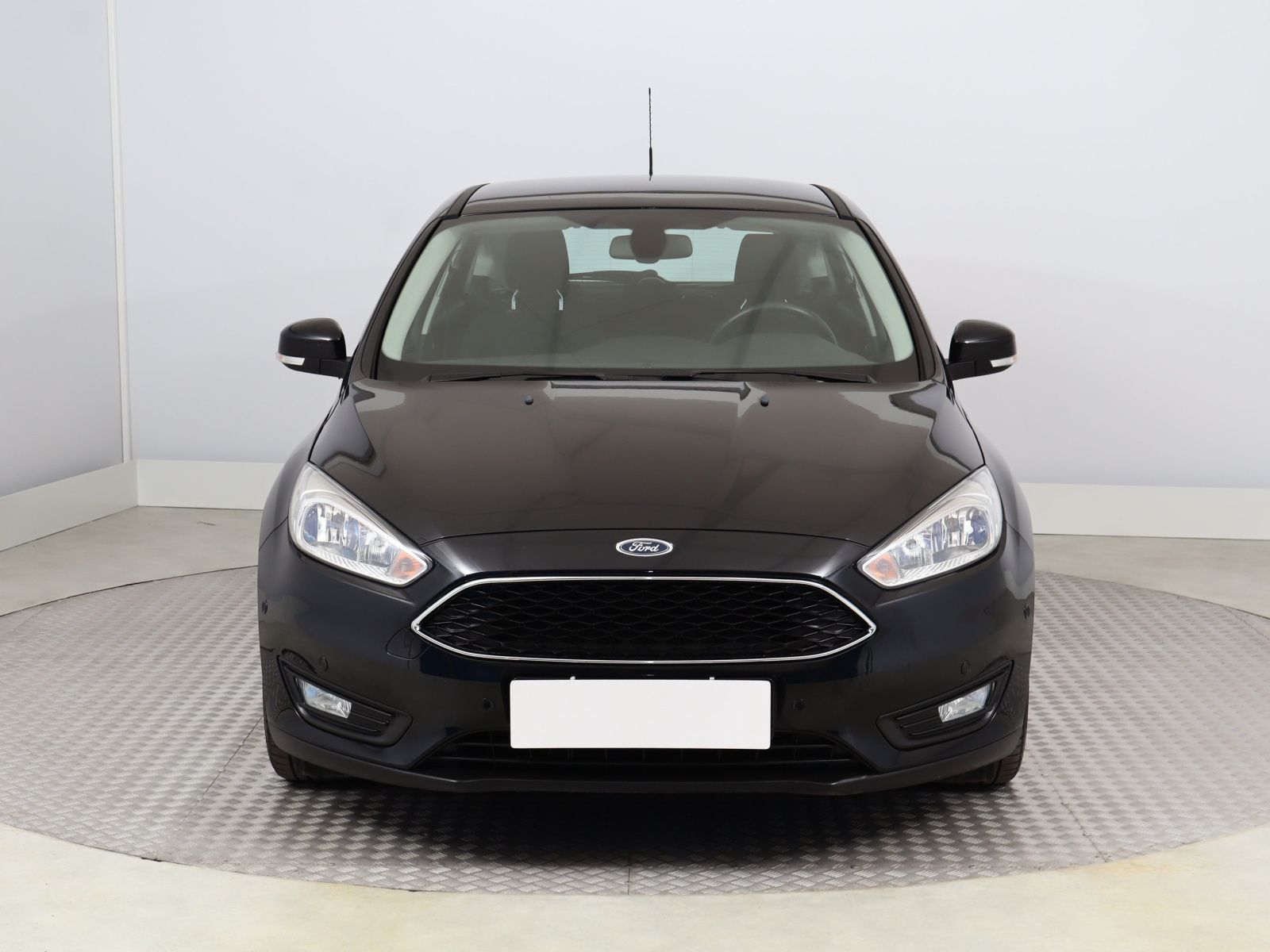 Ford Focus, 1.0 EcoBoost, Navi, Klima - fotka 2