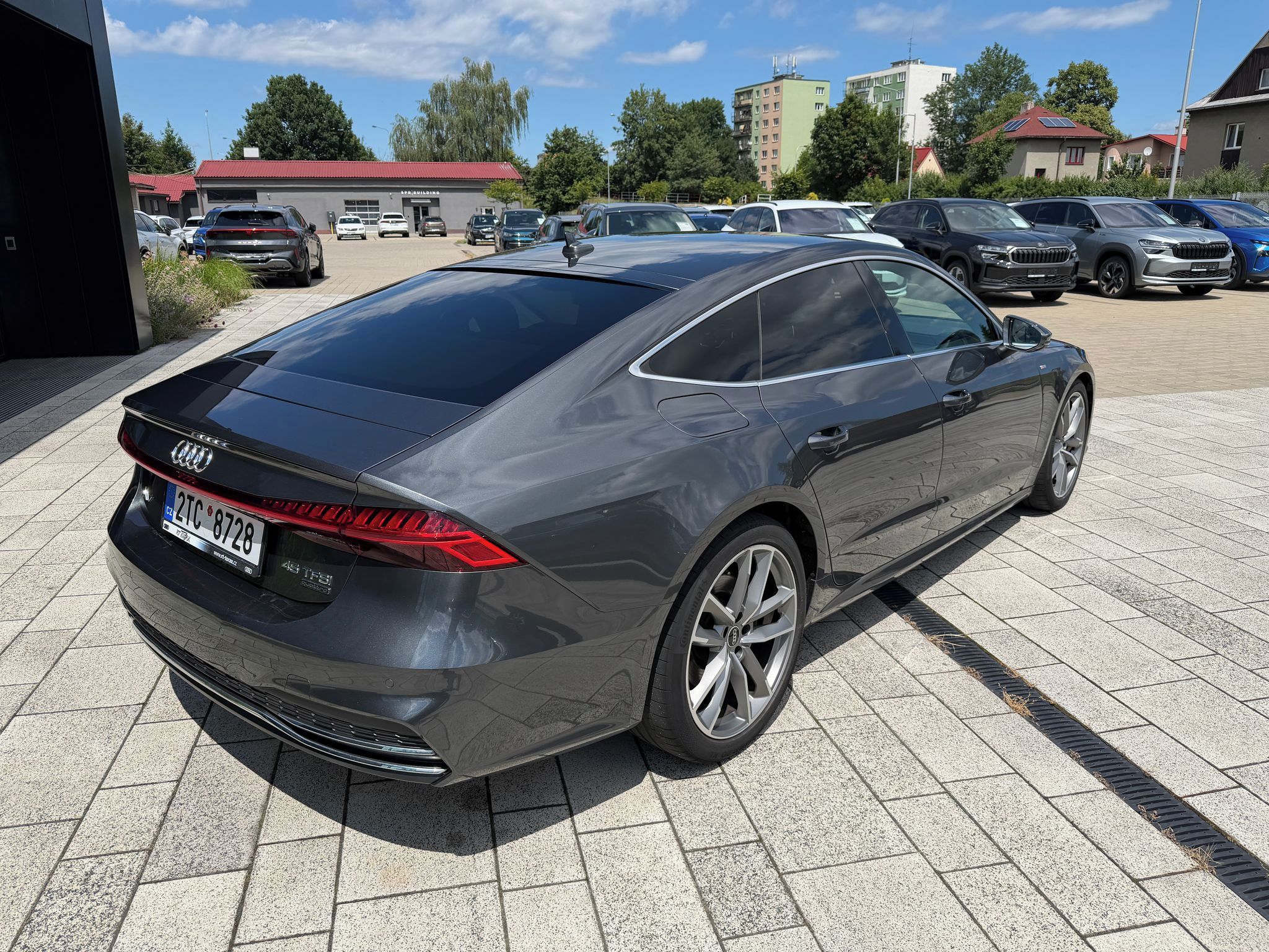 Audi A7, S-line  45TFSI 195kW - fotka 2