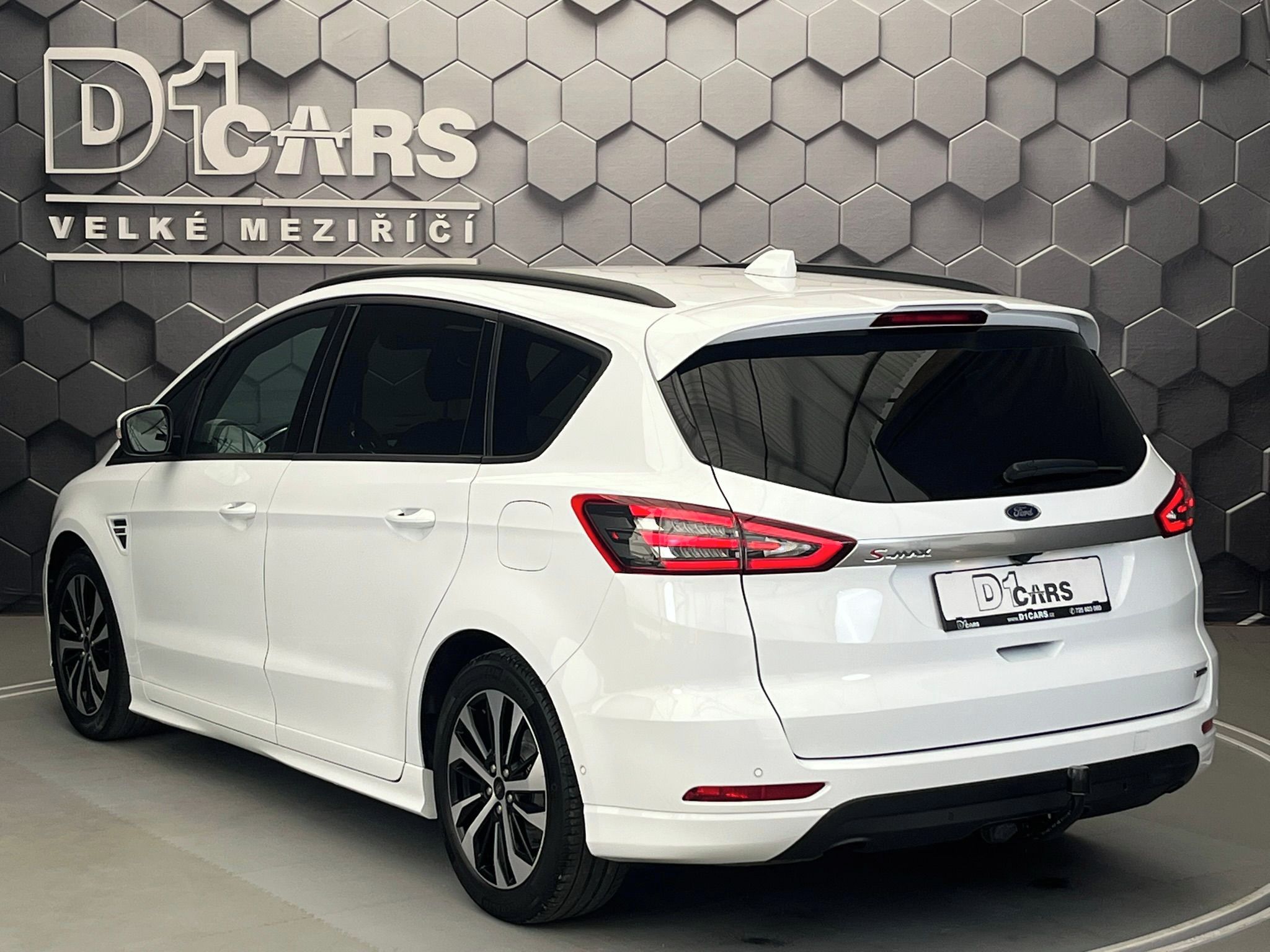 Ford S-MAX, 2.5 HEV ST-LINE ZAMLUVENO - fotka 2