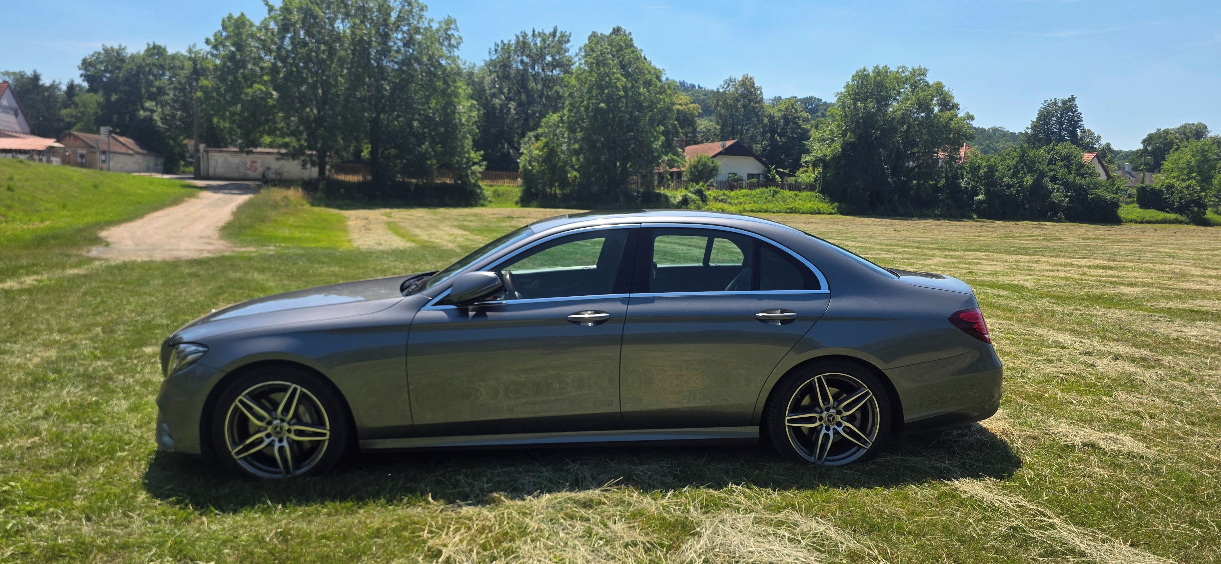 Mercedes-Benz Třídy E, E350d, masáže, vzduch, kůže - fotka 6