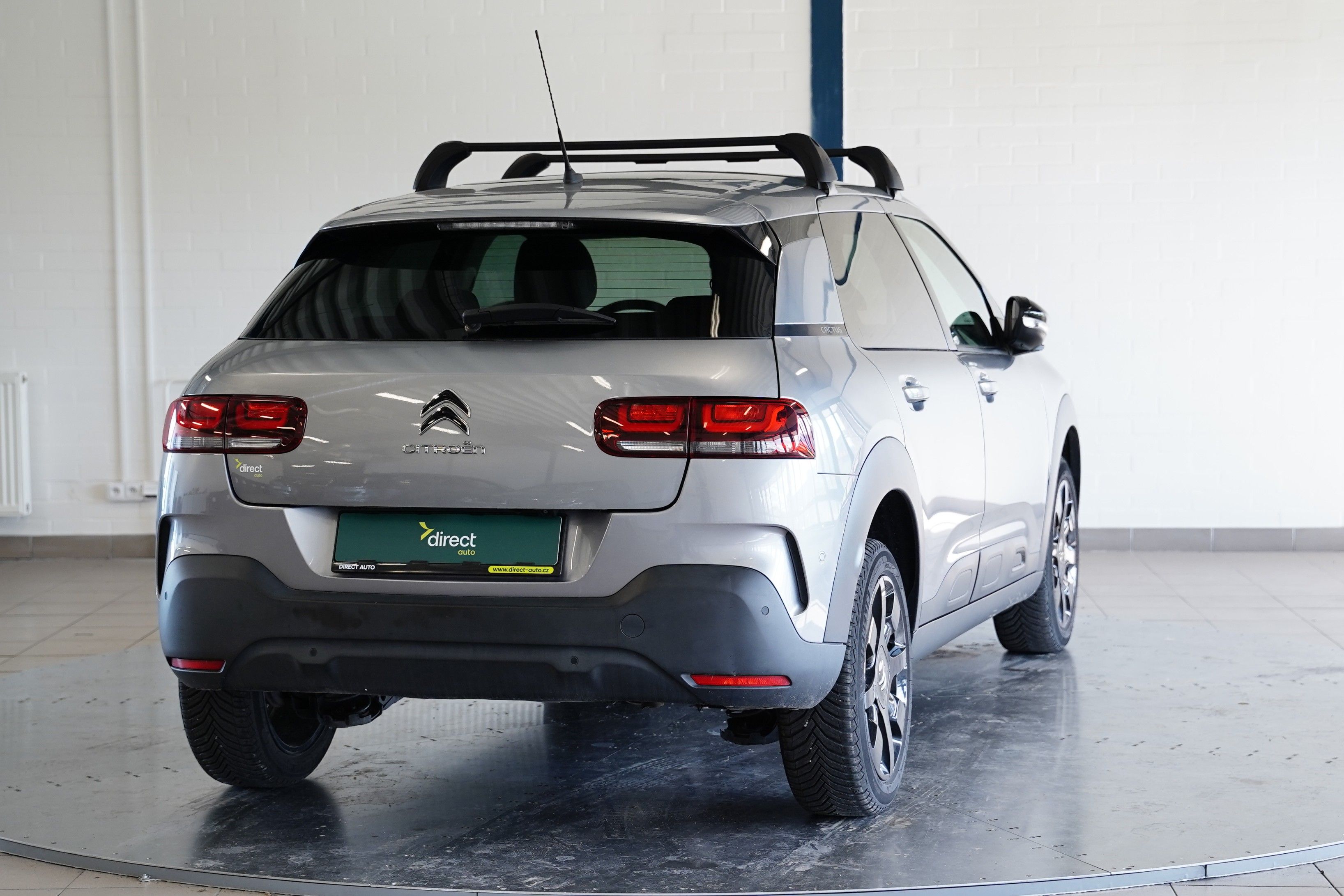Citroën C4 Cactus, 1.2 PureTech 81 kW Shine - fotka 2