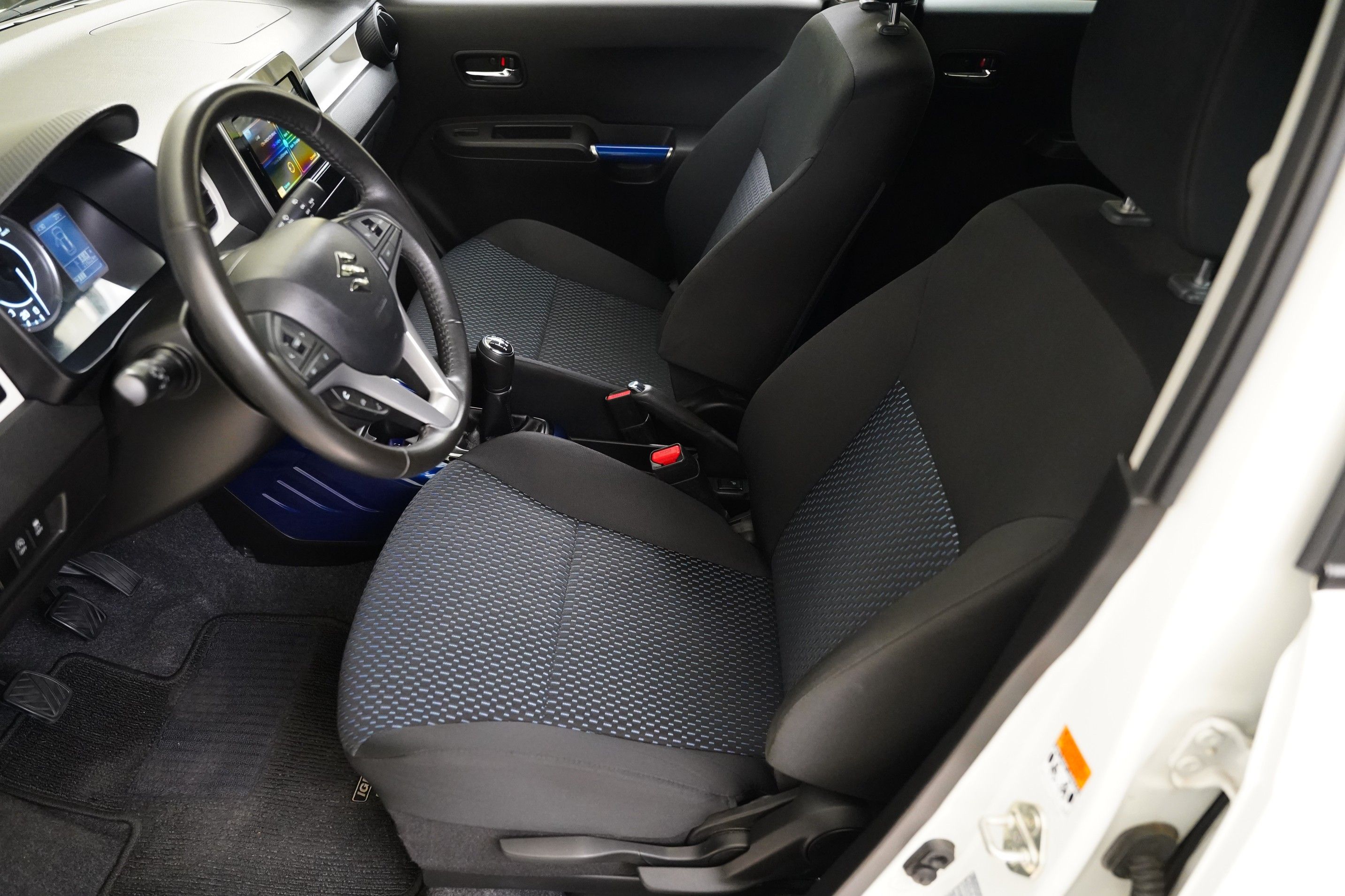 Suzuki Ignis, 1.2 DualJet 61 kW - fotka 5