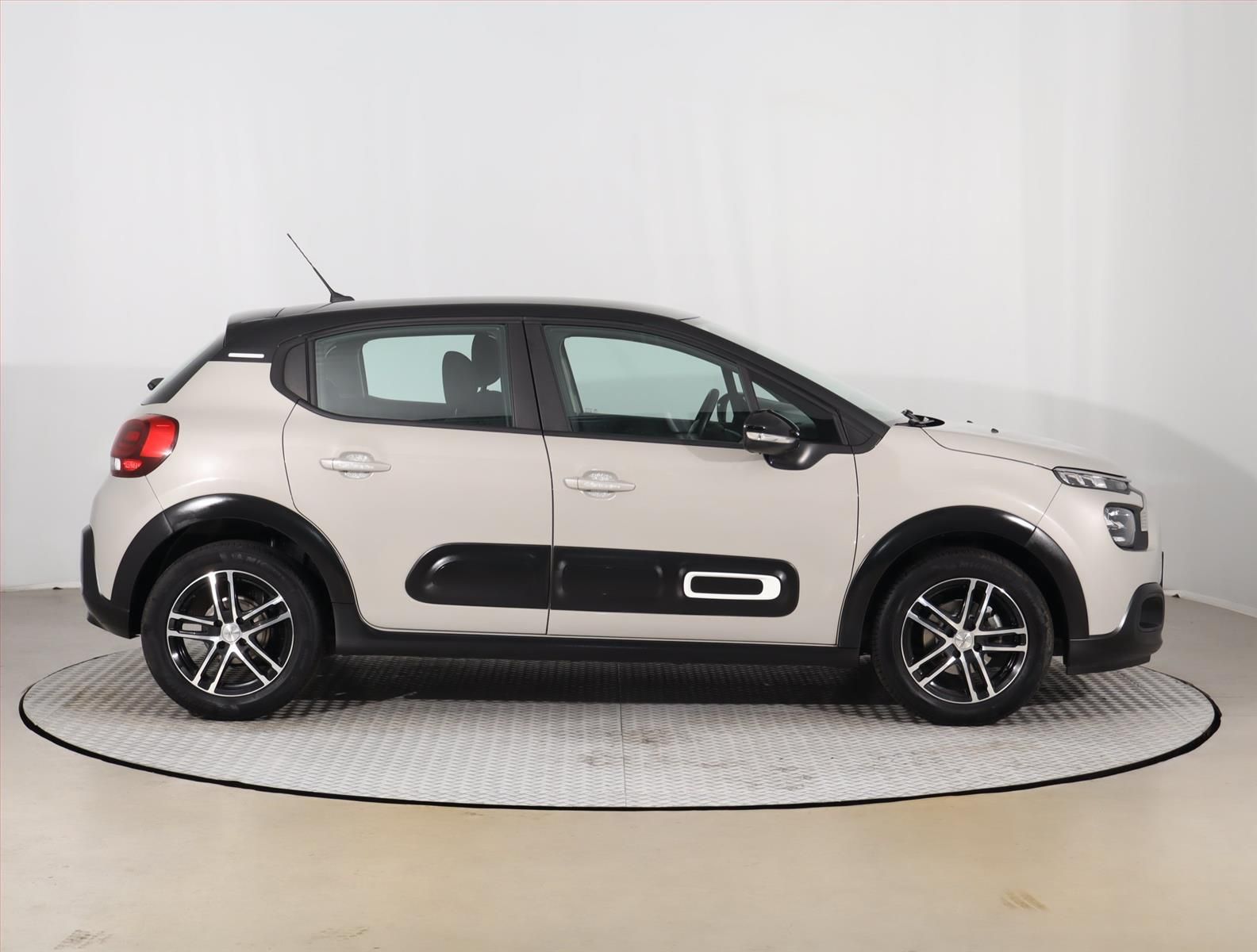 Citroën C3, 1.2 PureTech, Serv.kniha - fotka 6