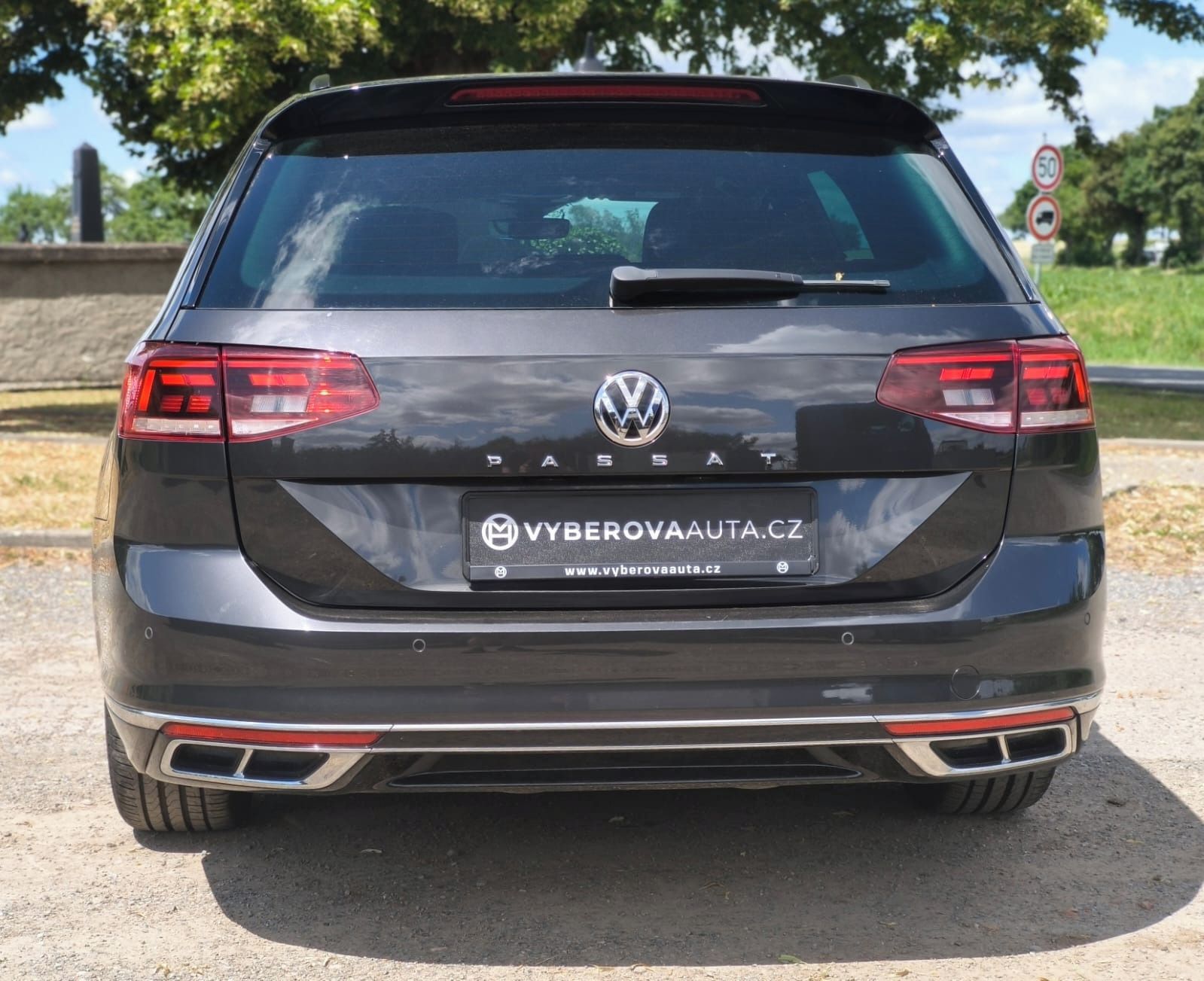 Volkswagen Passat, 2.0TDI 110kW R-line/ ACC/CAM - fotka 6