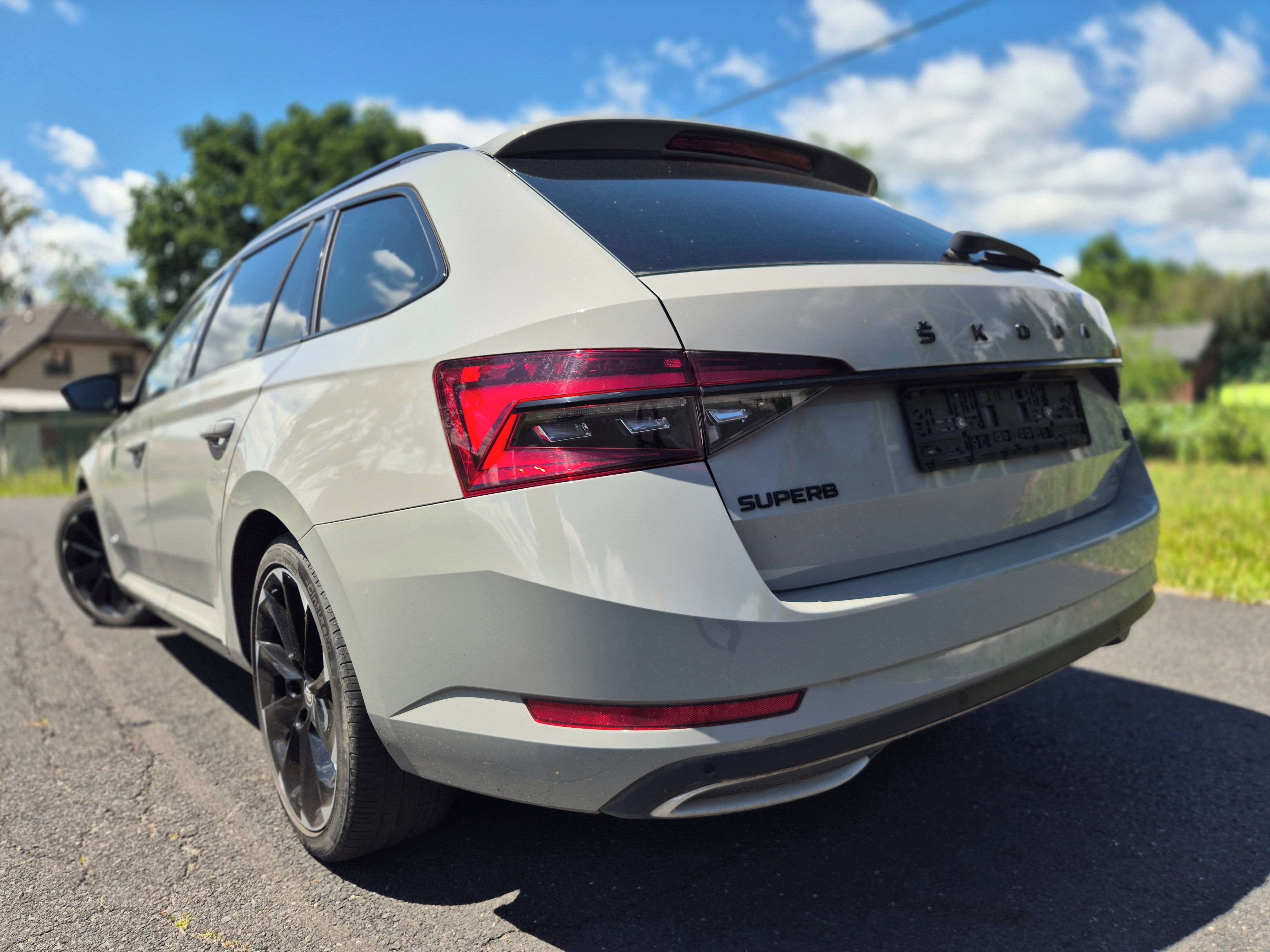 Škoda Superb, 1.4 tsi iv SPORTLINE HYBRID - fotka 3