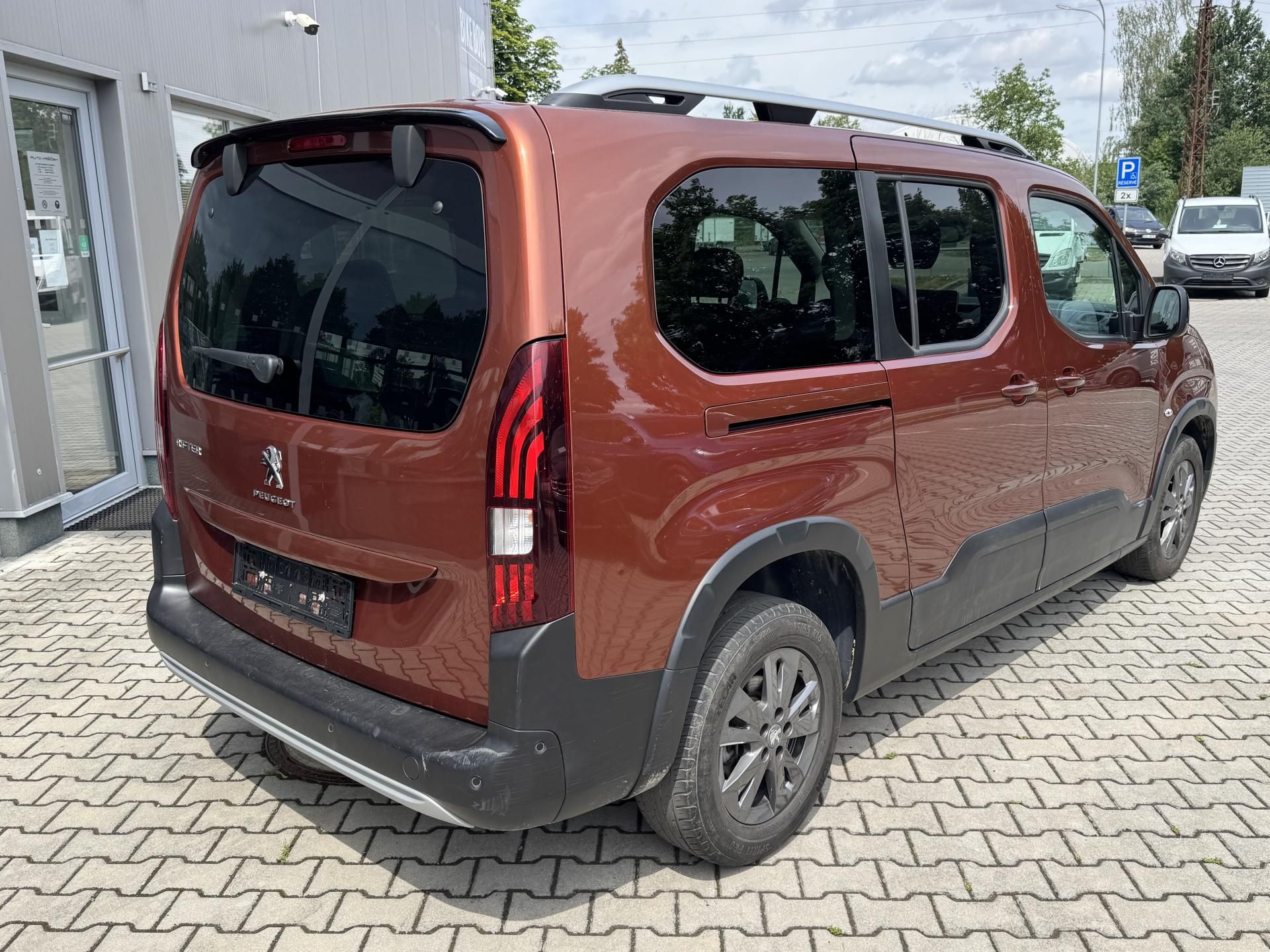 Peugeot Rifter, 1,2 Aut. Allure Pack 7.Míst L2 - fotka 5