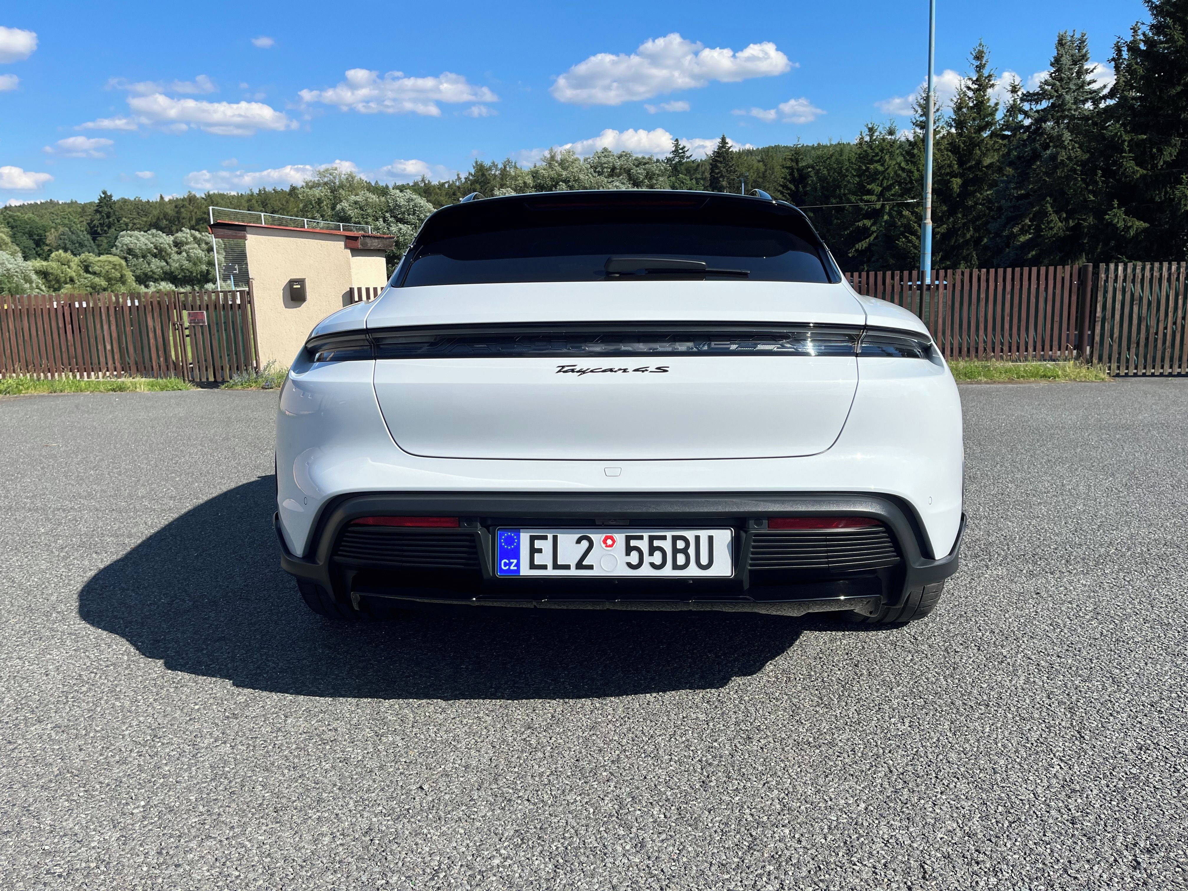 Porsche Taycan, Porsche Taycan 4S - fotka 4